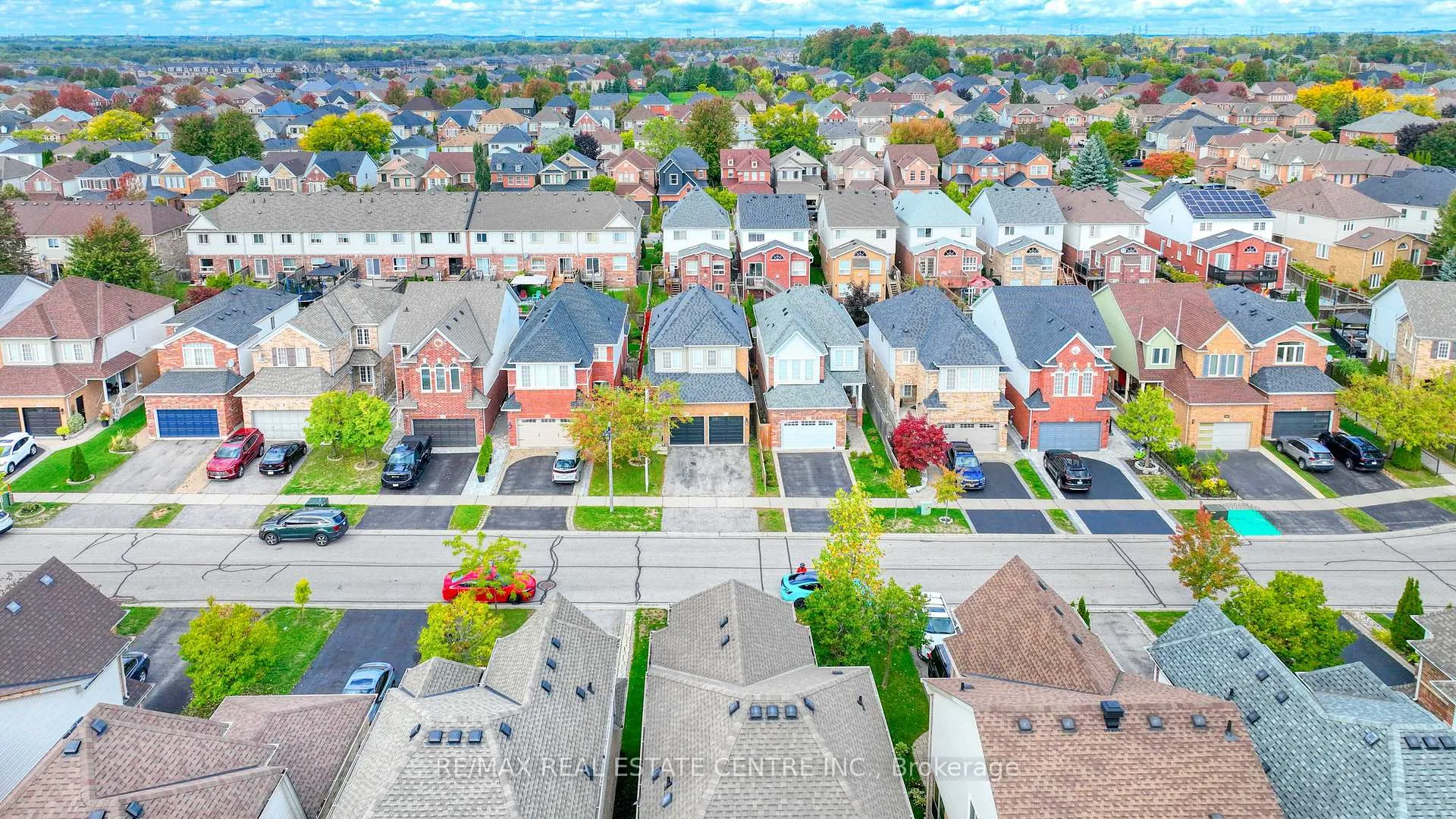 Photo 4 of 37 Shenandoah Drive, Whitby, Williamsburg — HOMEH