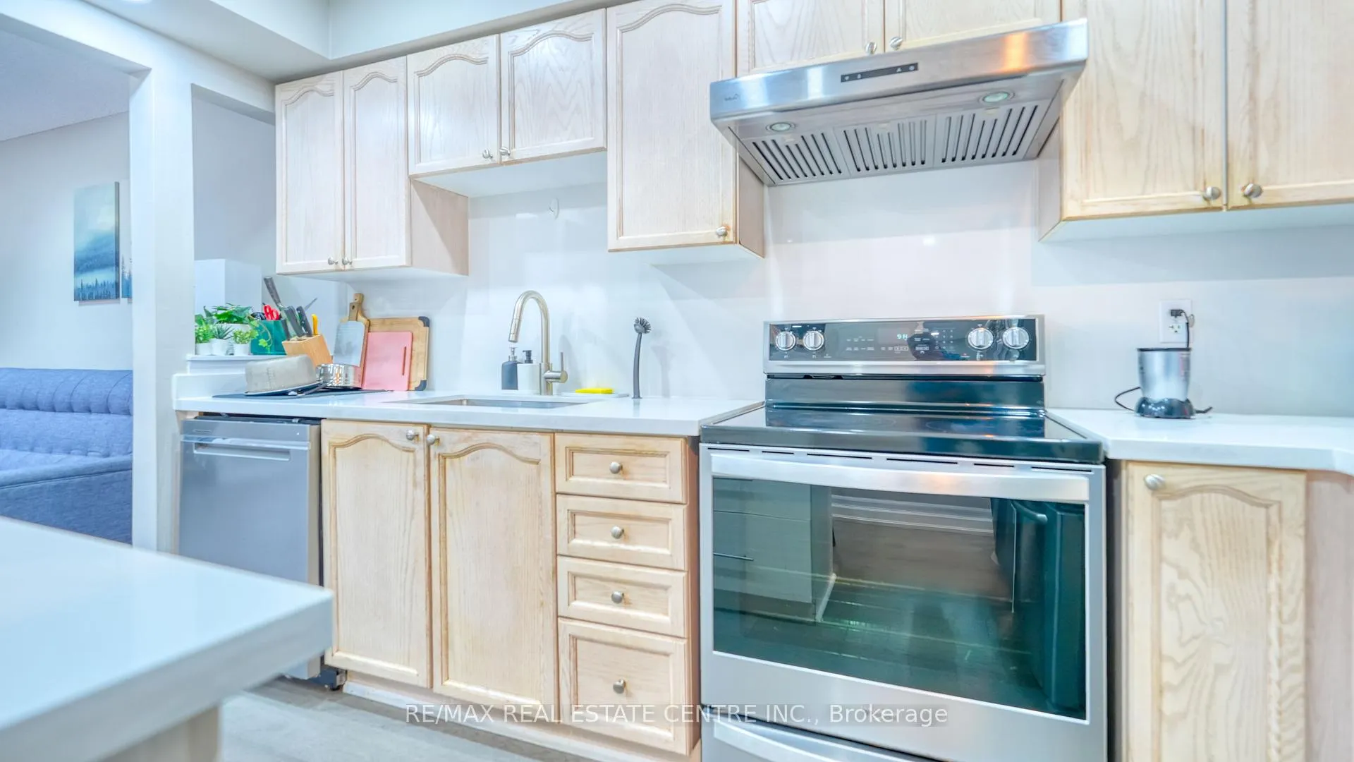 Photo 13 of 37 Shenandoah Drive, Whitby, Williamsburg — HOMEH
