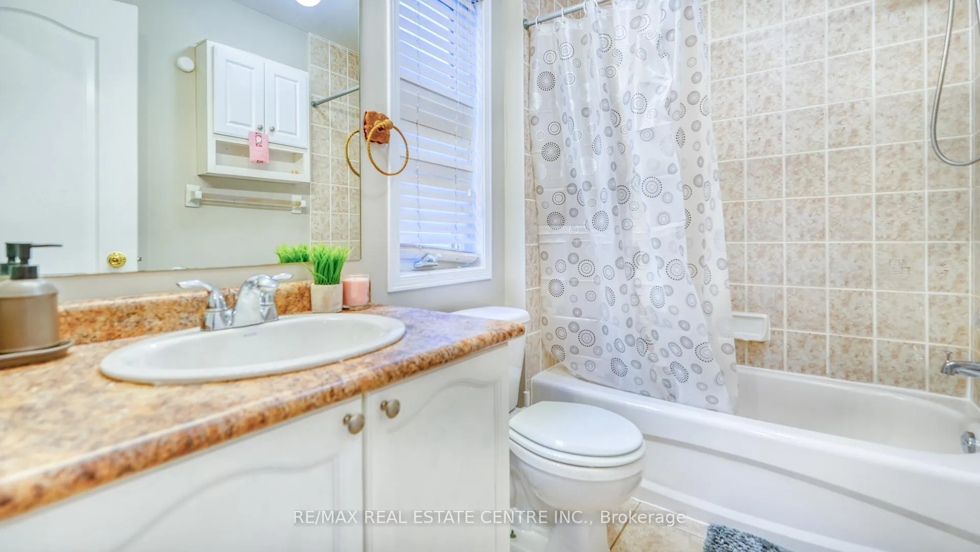 Photo 28 of 37 Shenandoah Drive, Whitby, Williamsburg — HOMEH