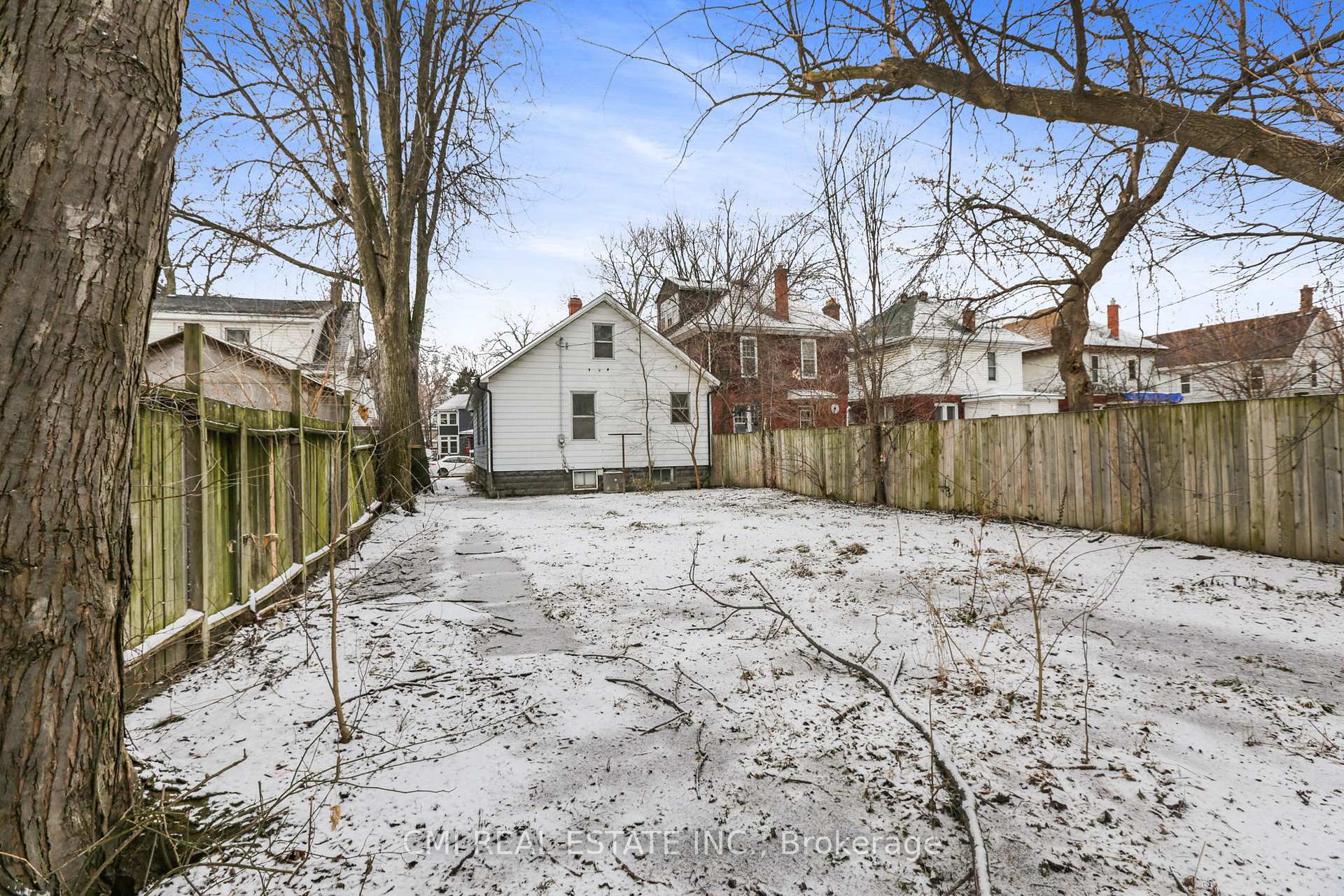 Photo 8 of 510 Crawford Avenue, Windsor — HOMEH