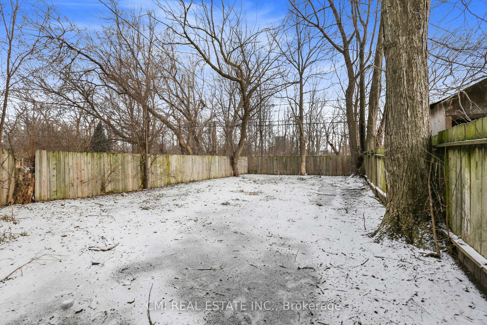 Photo 11 of 510 Crawford Avenue, Windsor — HOMEH