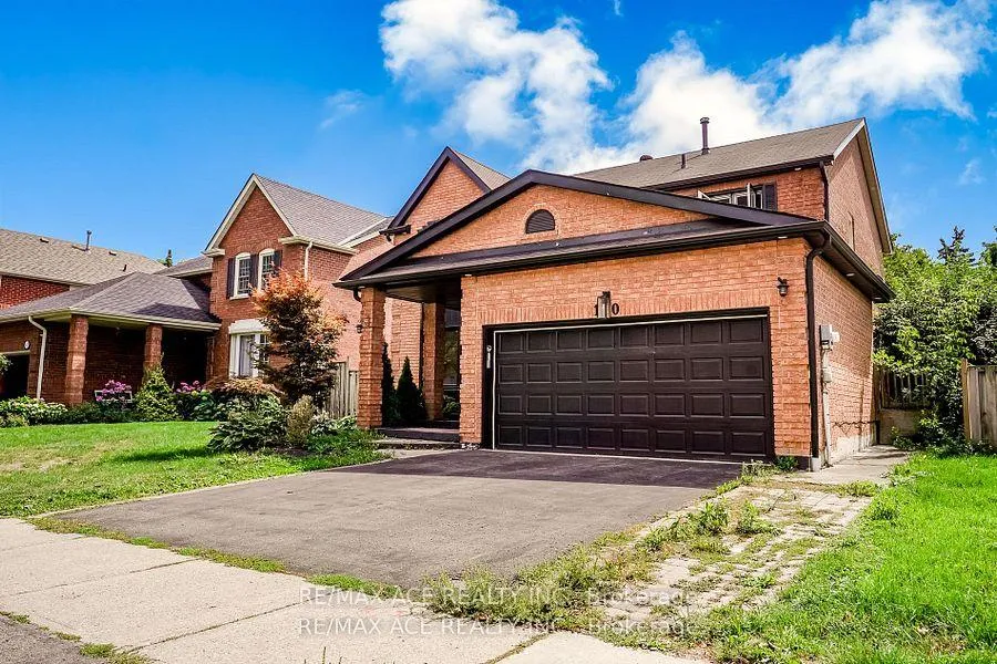 Photo 3 of 10 Maplewood Drive, Whitby, Blue Grass Meadows — HOMEH