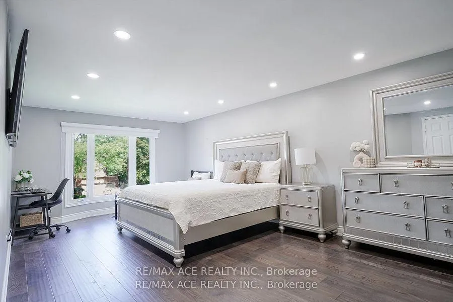 Photo 22 of 10 Maplewood Drive, Whitby, Blue Grass Meadows — HOMEH