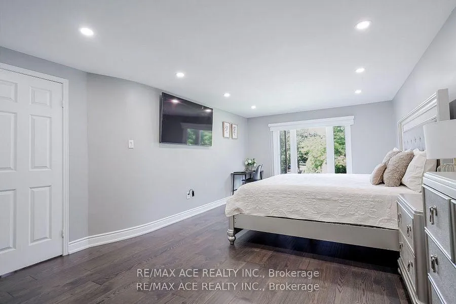 Photo 23 of 10 Maplewood Drive, Whitby, Blue Grass Meadows — HOMEH