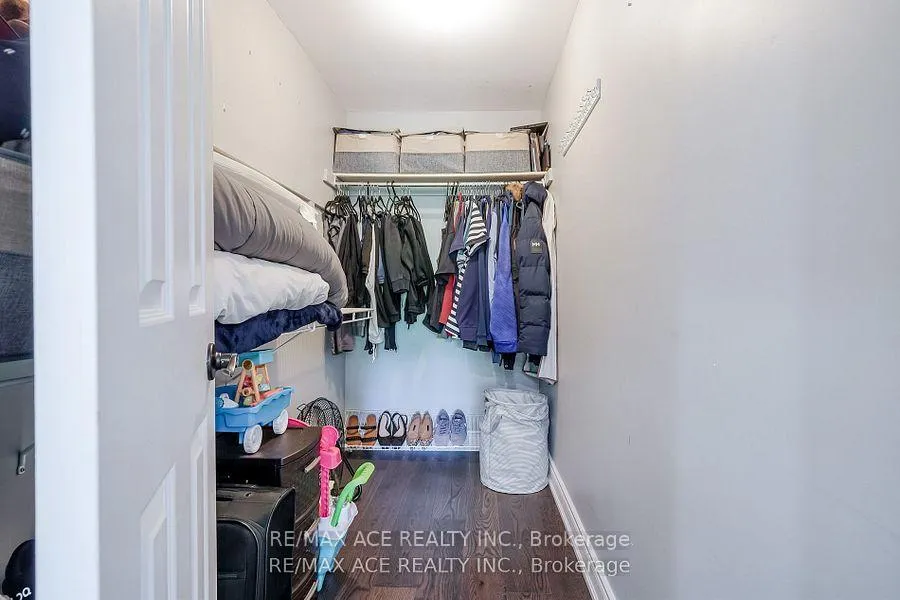 Photo 24 of 10 Maplewood Drive, Whitby, Blue Grass Meadows — HOMEH
