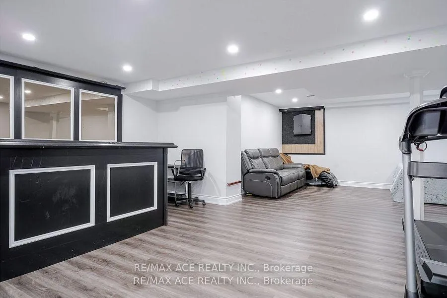 Photo 32 of 10 Maplewood Drive, Whitby, Blue Grass Meadows — HOMEH