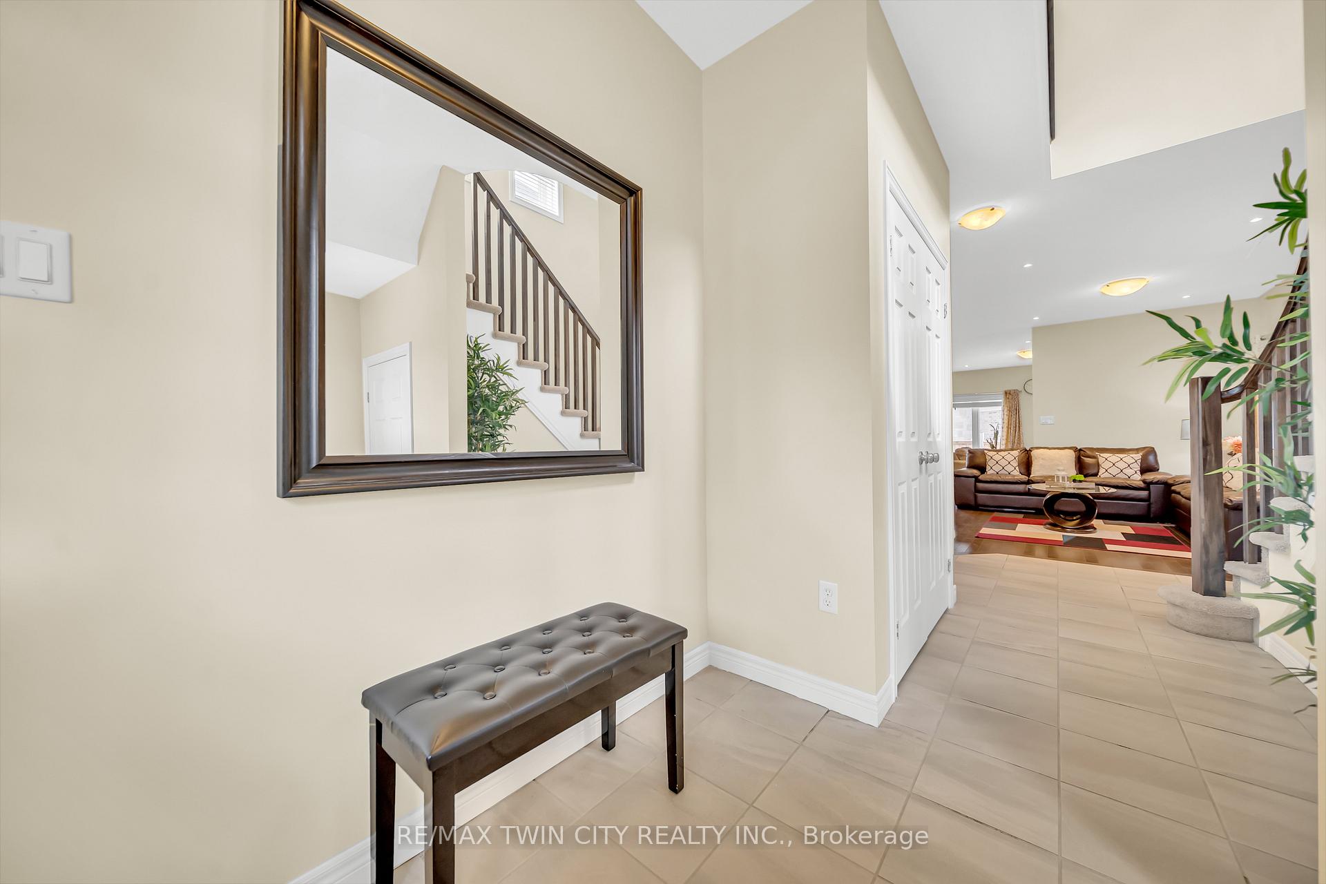 Photo 4 of 697 Sundew Drive, Waterloo — HOMEH