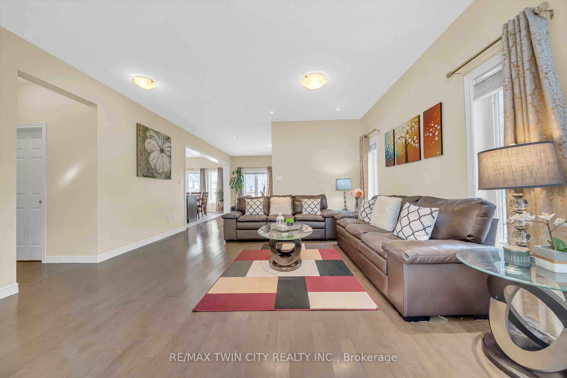Photo 5 of 697 Sundew Drive, Waterloo — HOMEH