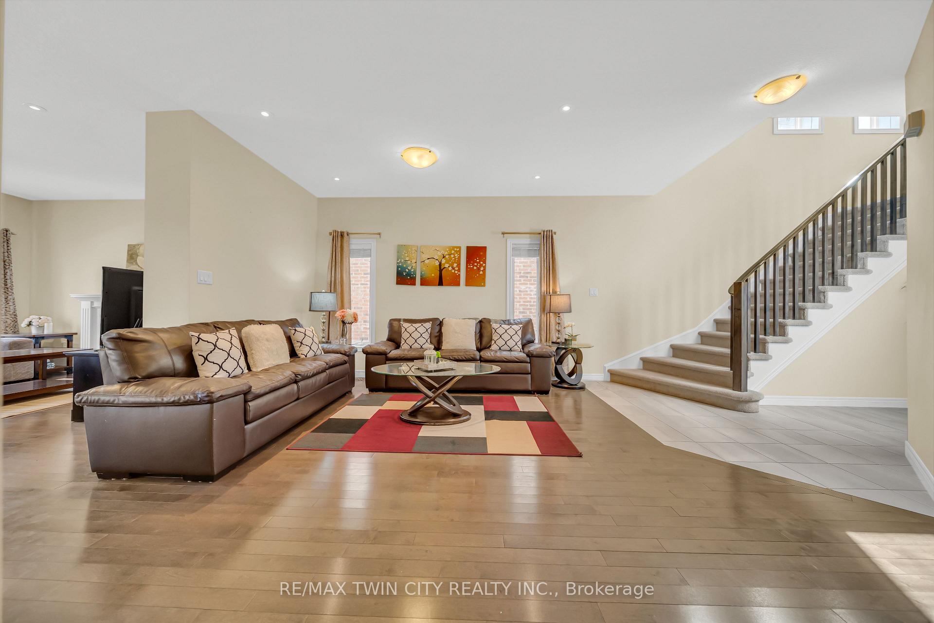 Photo 7 of 697 Sundew Drive, Waterloo — HOMEH