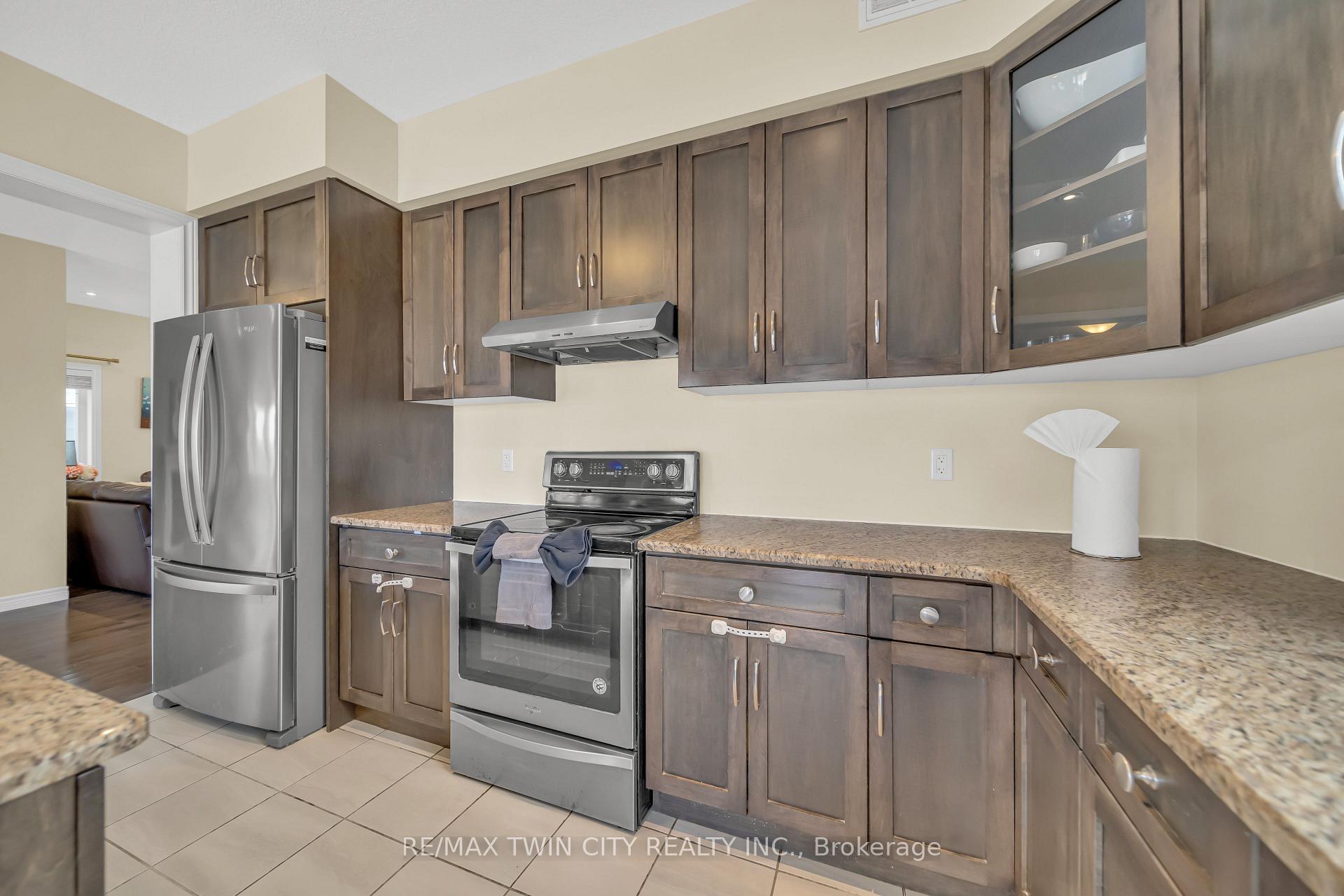 Photo 15 of 697 Sundew Drive, Waterloo — HOMEH
