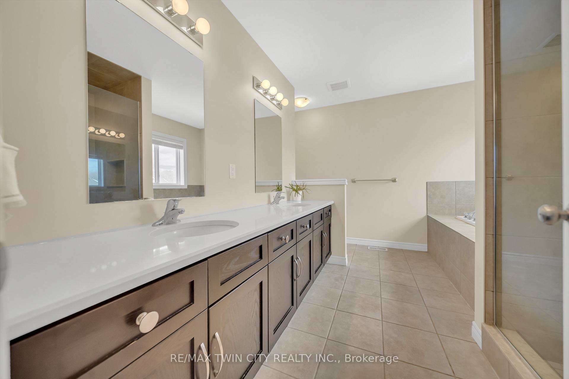 Photo 29 of 697 Sundew Drive, Waterloo — HOMEH