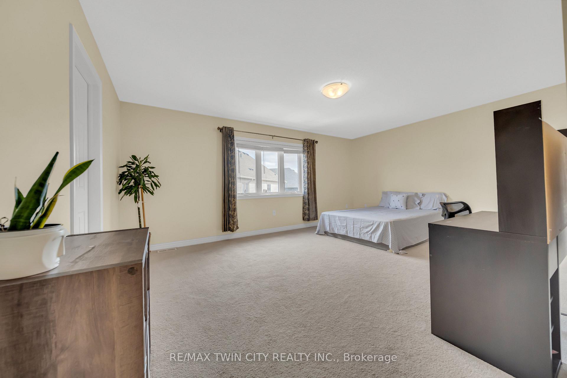 Photo 31 of 697 Sundew Drive, Waterloo — HOMEH
