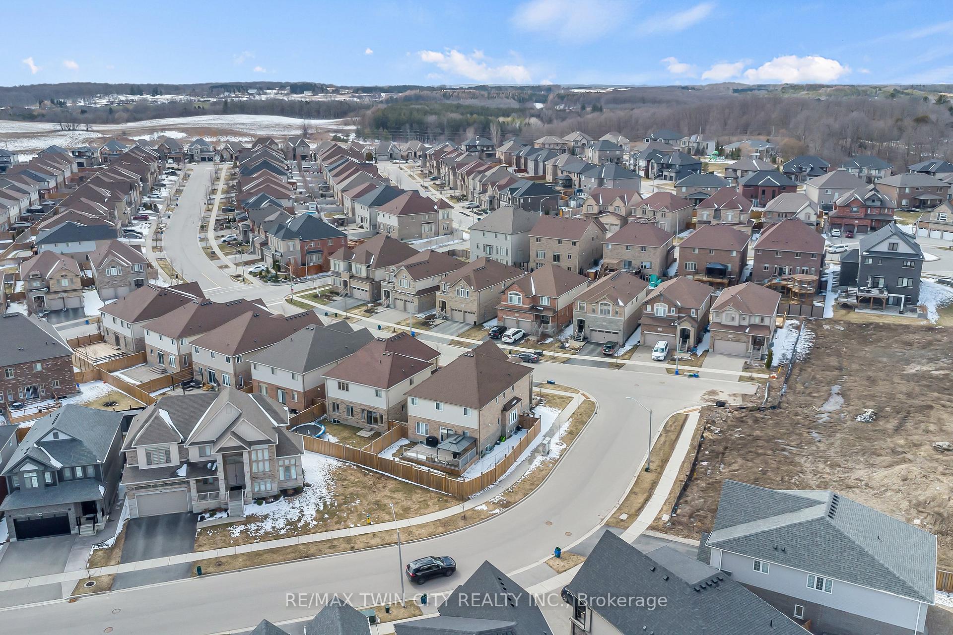 Photo 40 of 697 Sundew Drive, Waterloo — HOMEH