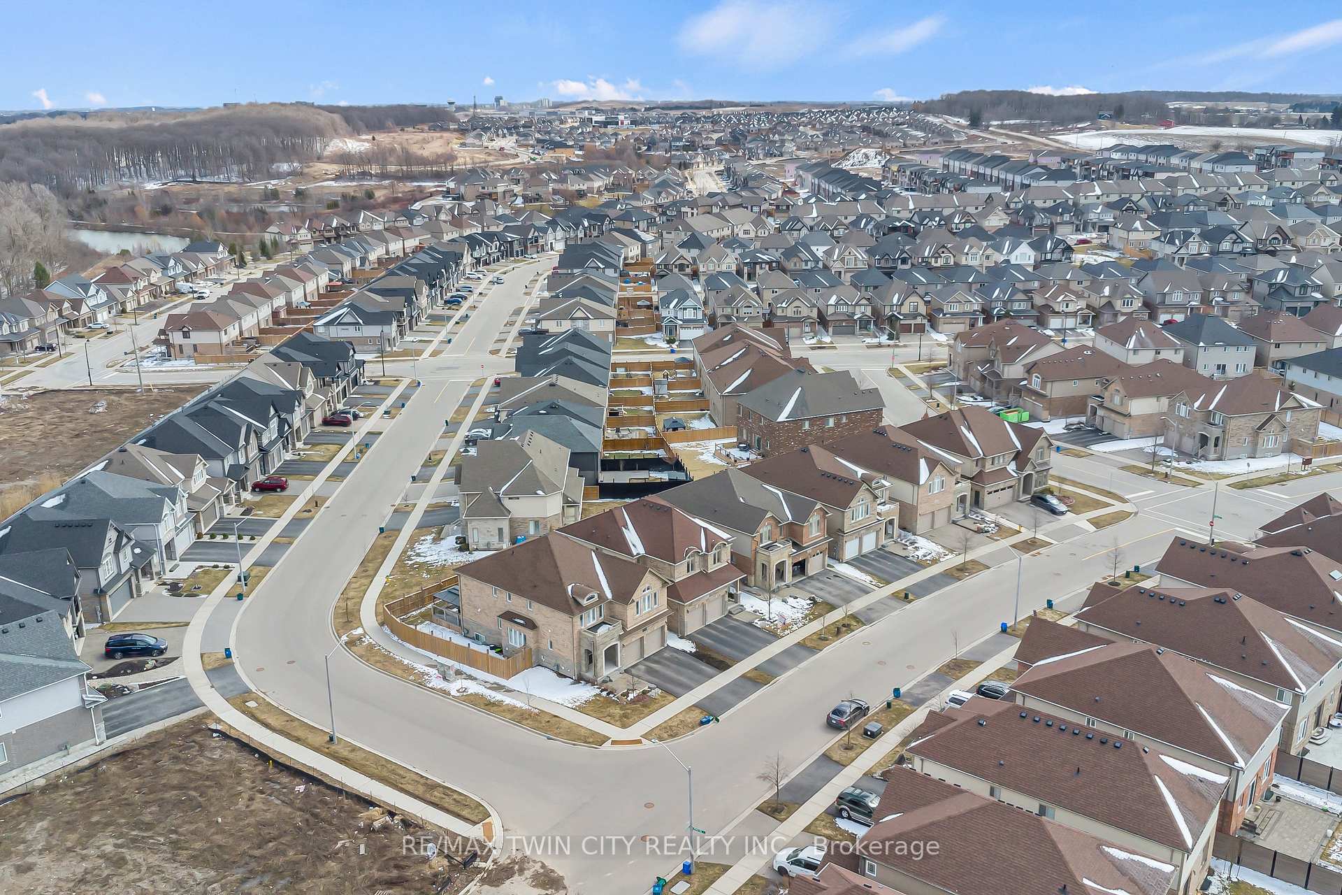 Photo 41 of 697 Sundew Drive, Waterloo — HOMEH
