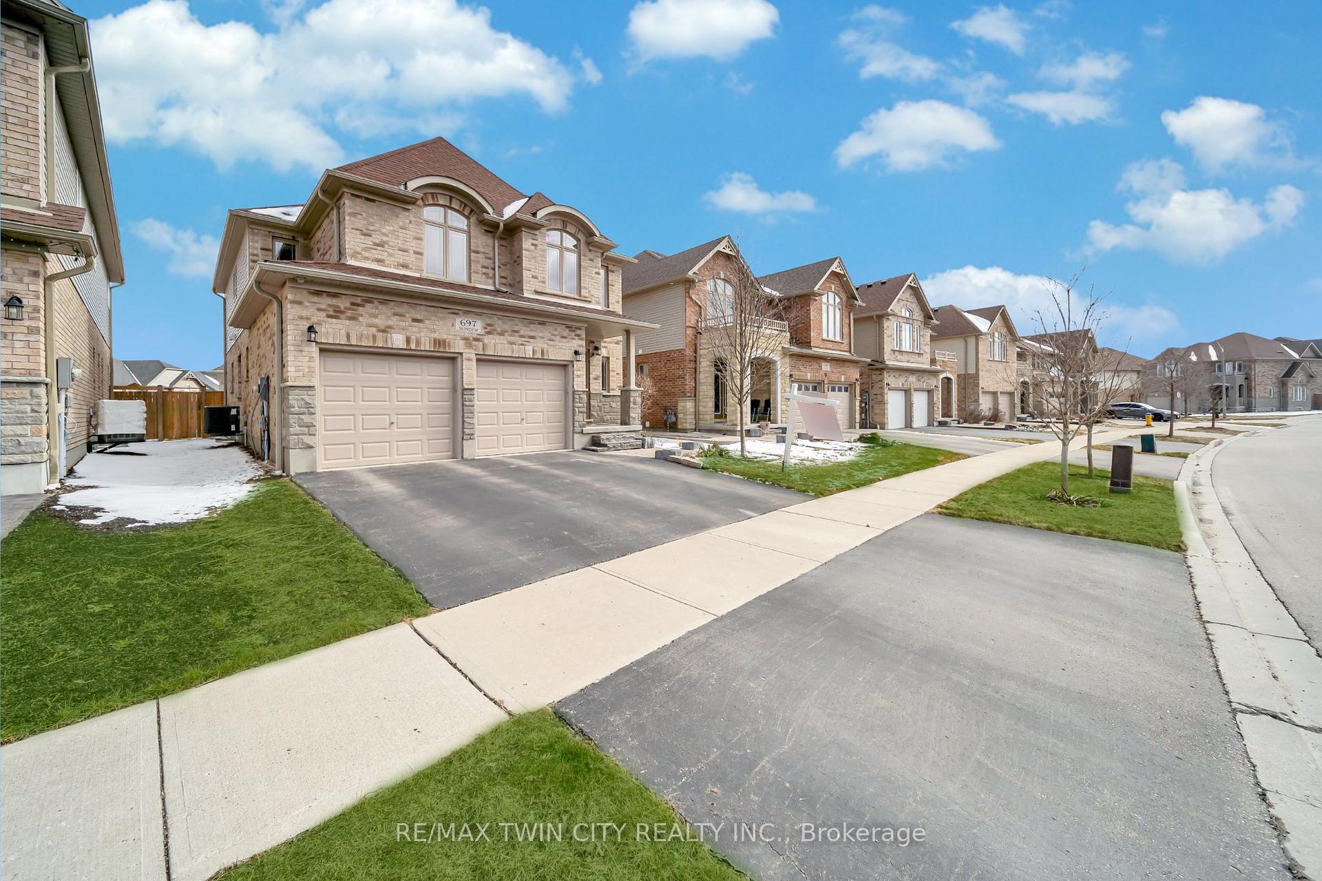 Photo 43 of 697 Sundew Drive, Waterloo — HOMEH