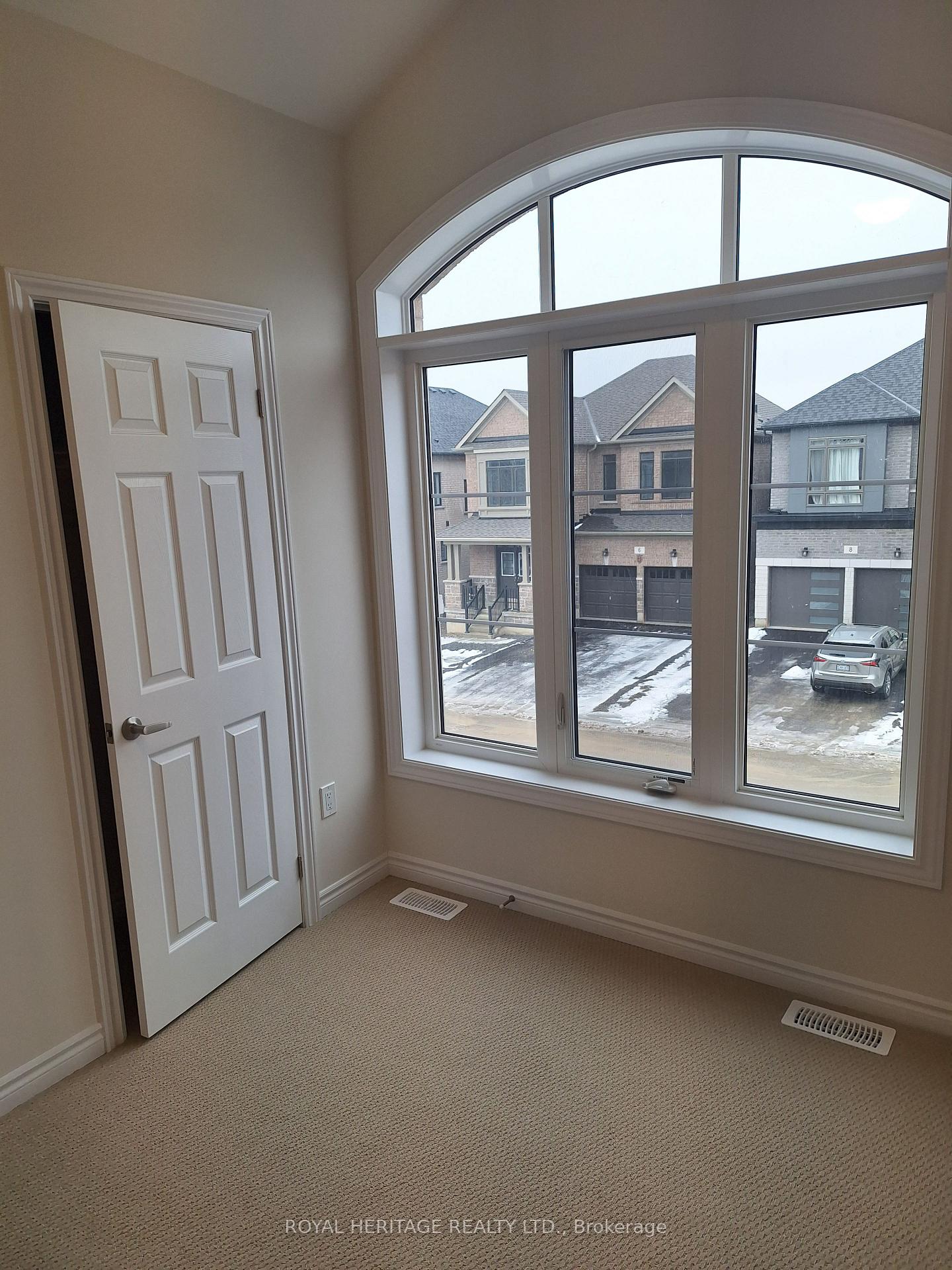 Photo 4 of 9 Waterfront Crescent, Whitby, Port Whitby — HOMEH