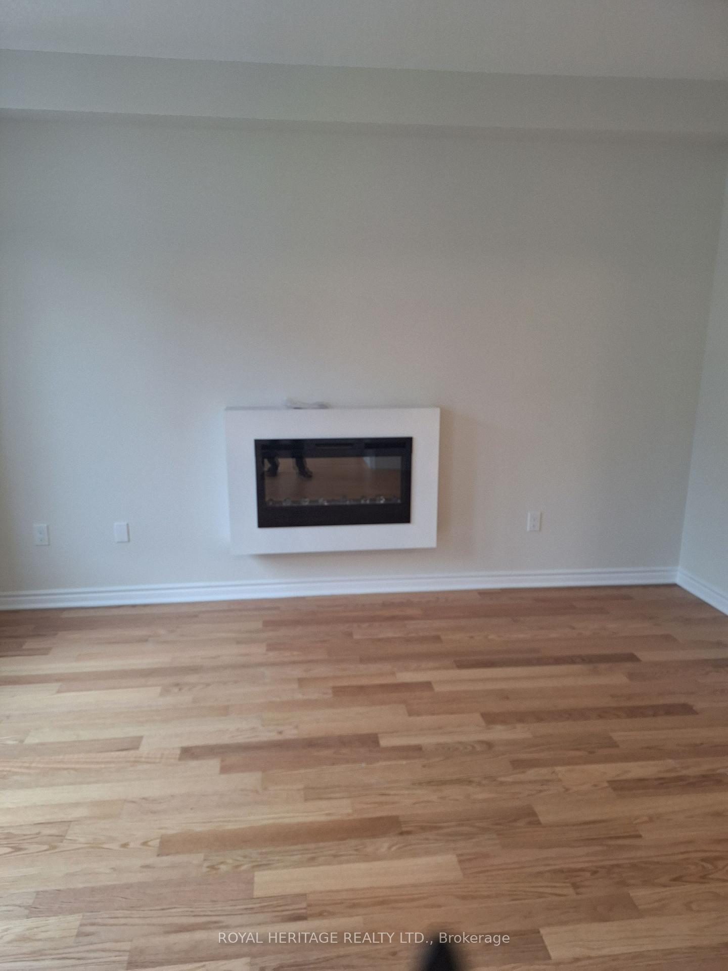 Photo 11 of 9 Waterfront Crescent, Whitby, Port Whitby — HOMEH