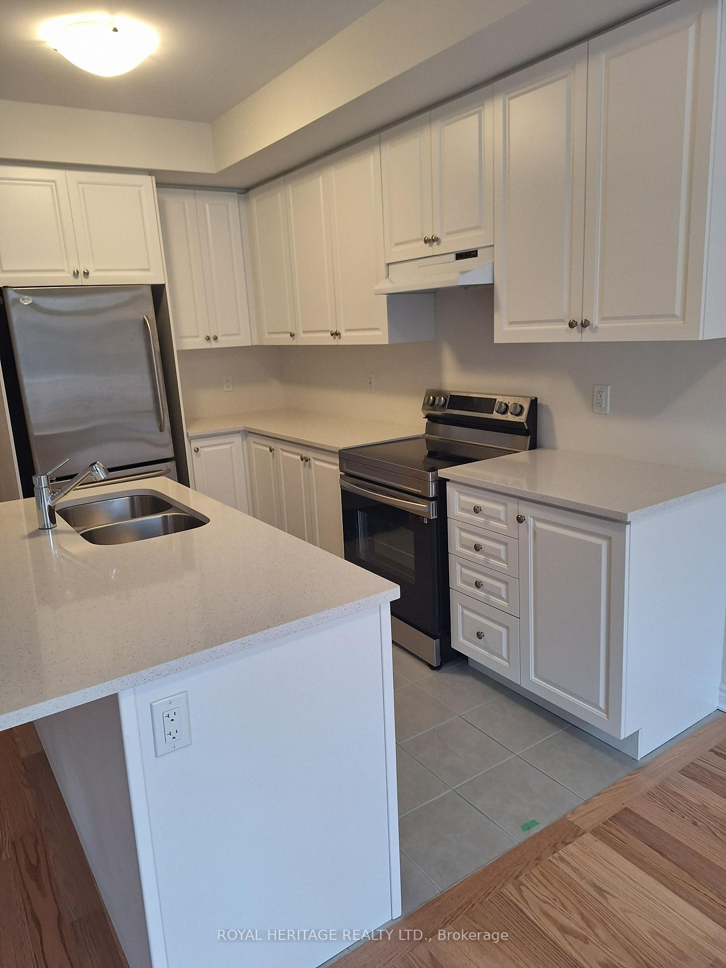 Photo 15 of 9 Waterfront Crescent, Whitby, Port Whitby — HOMEH