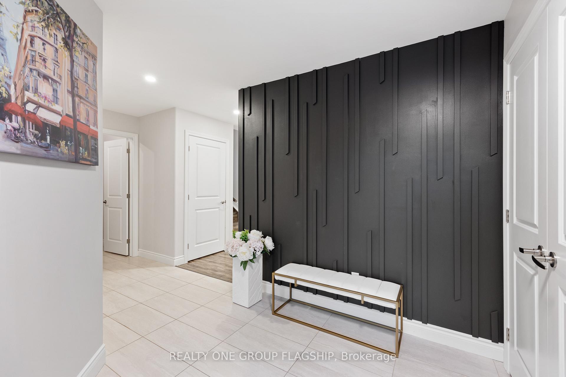 Photo 3 of 1176 Kamloops Street, Windsor — HOMEH