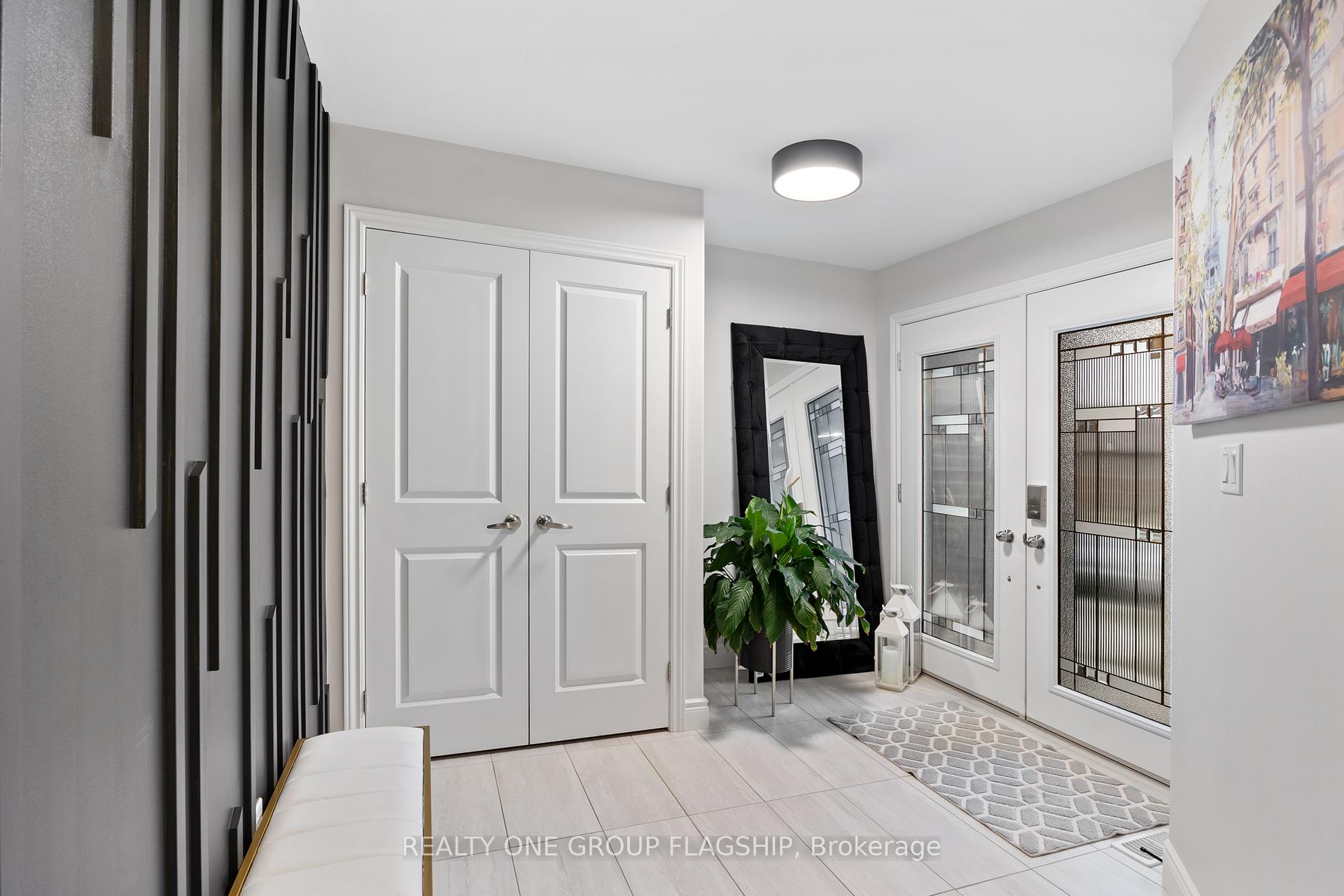 Photo 4 of 1176 Kamloops Street, Windsor — HOMEH