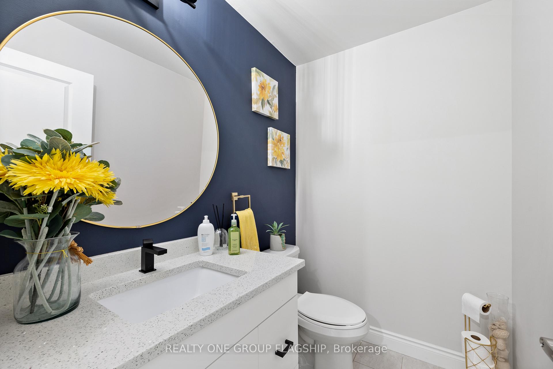 Photo 5 of 1176 Kamloops Street, Windsor — HOMEH