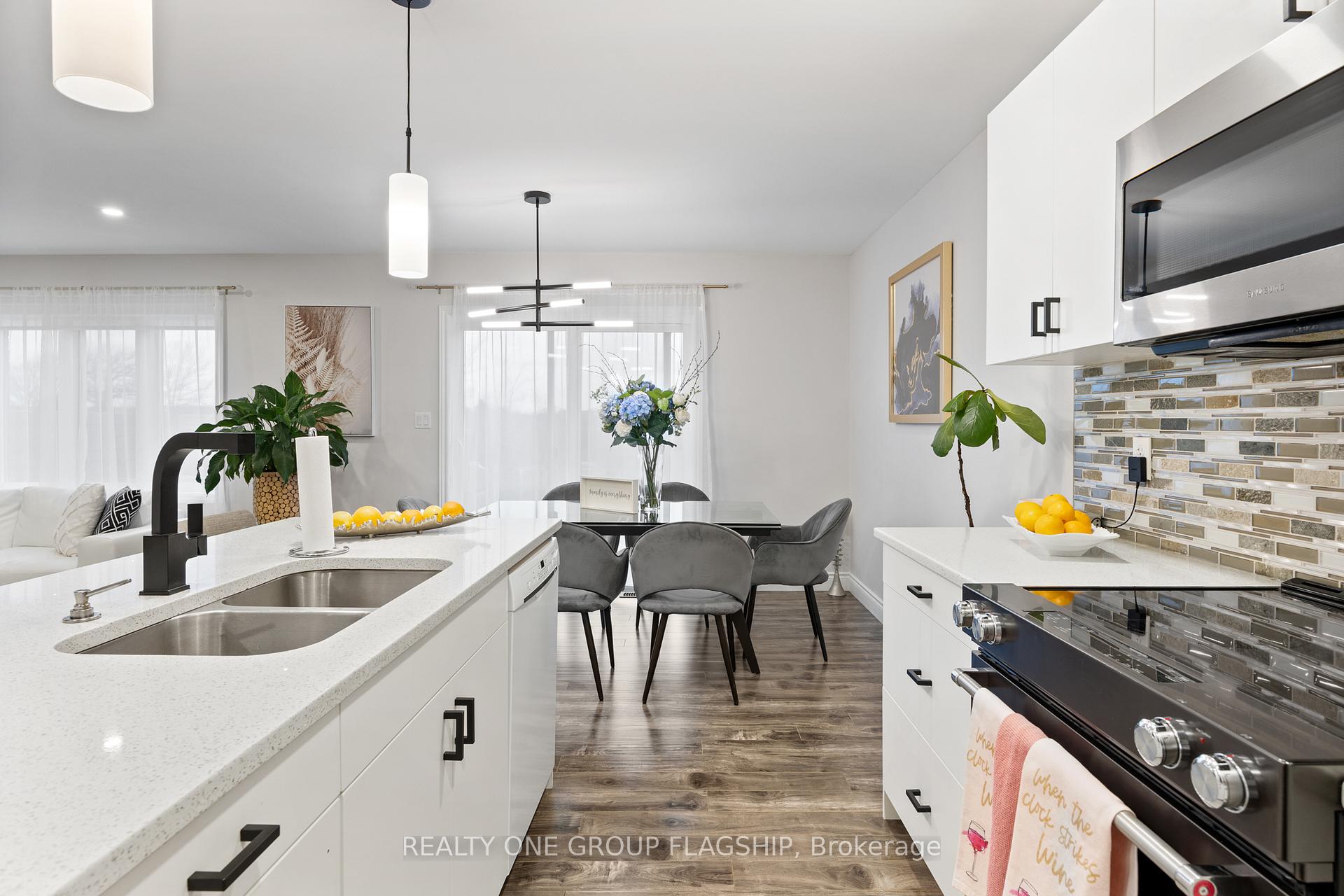 Photo 11 of 1176 Kamloops Street, Windsor — HOMEH