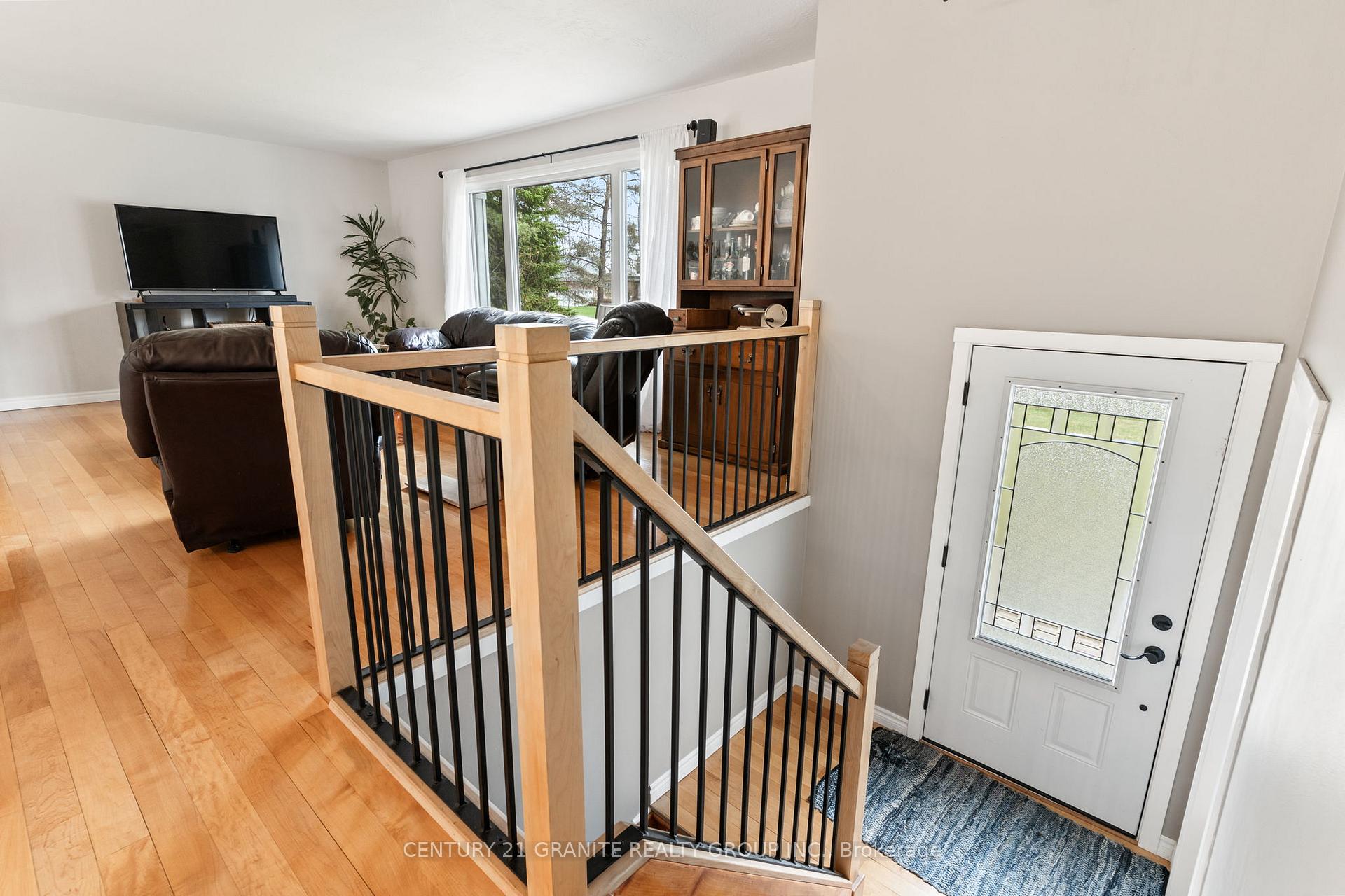 Photo 2 of 4 Airview Drive, Bancroft, Bancroft Ward — HOMEH