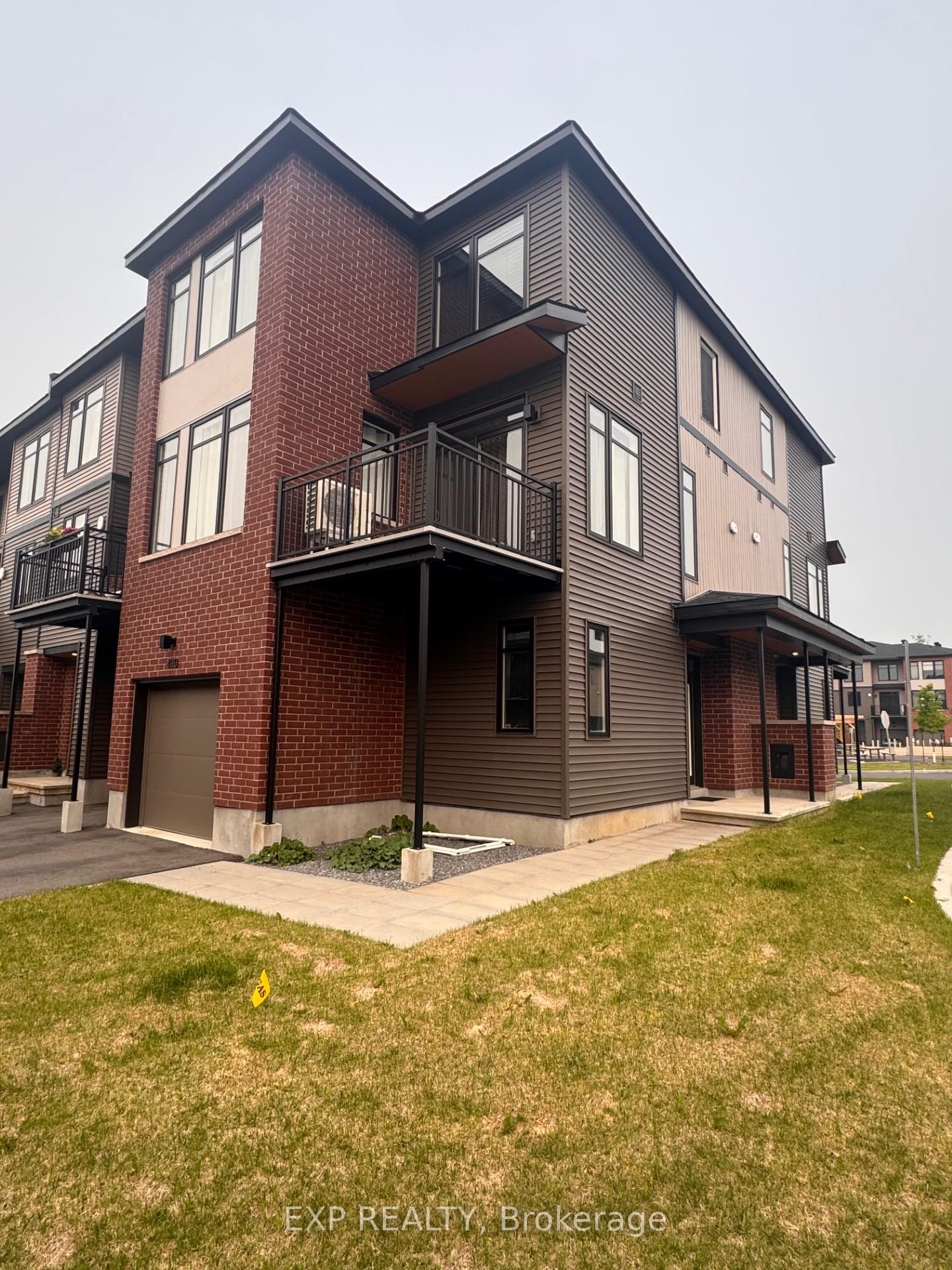 Front of 400 Jewelwing Private