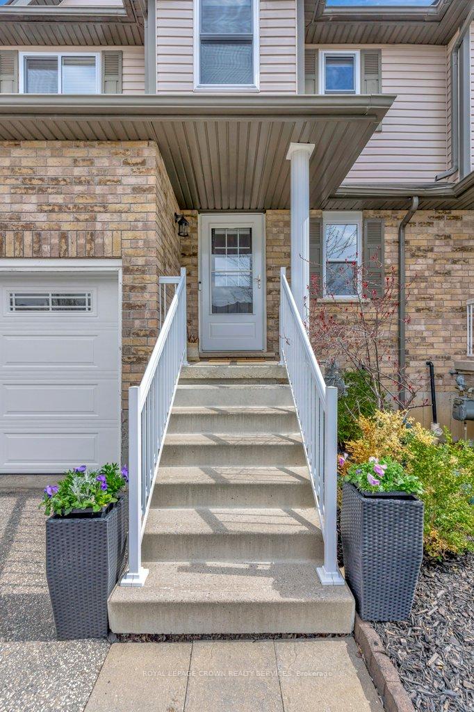 Photo 3 of 503 Virginia Creeper Street, Waterloo — HOMEH