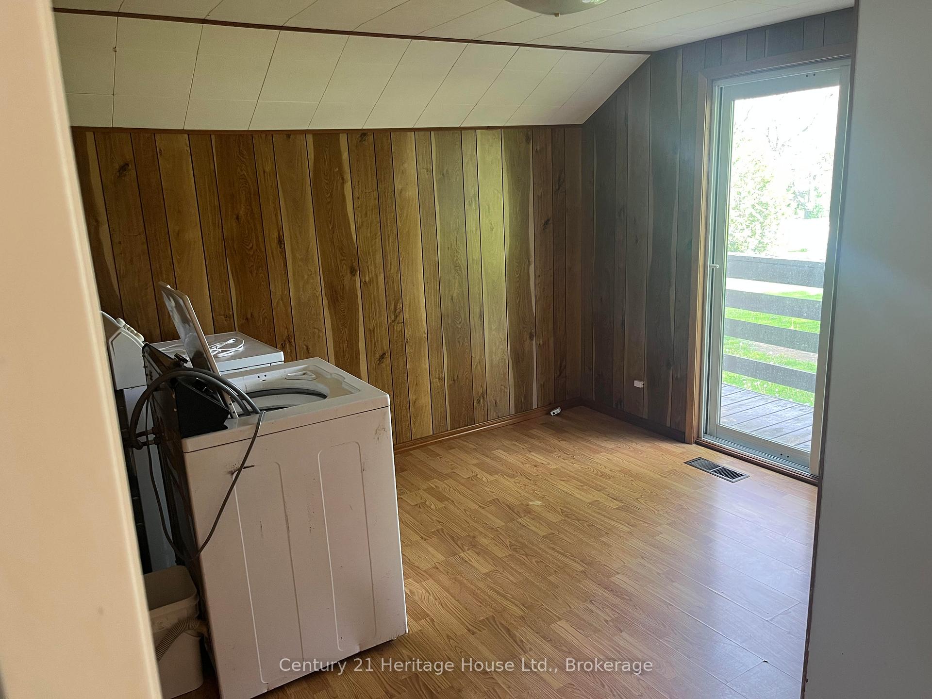 Photo 5 of 322 Augusta Street, West Grey — HOMEH
