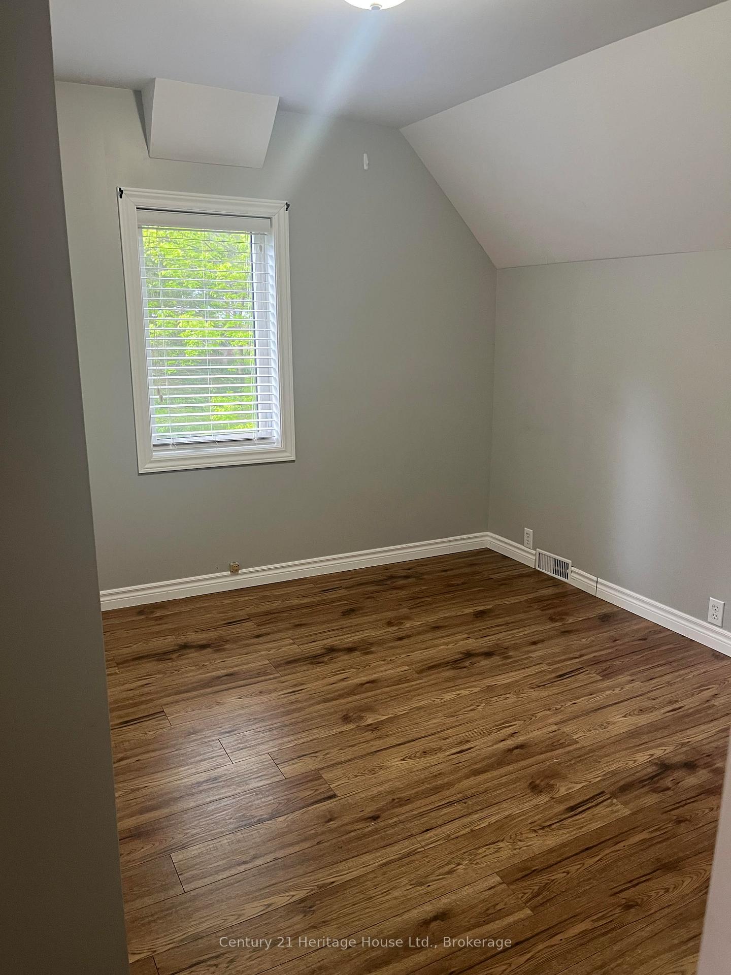 Photo 13 of 322 Augusta Street, West Grey — HOMEH