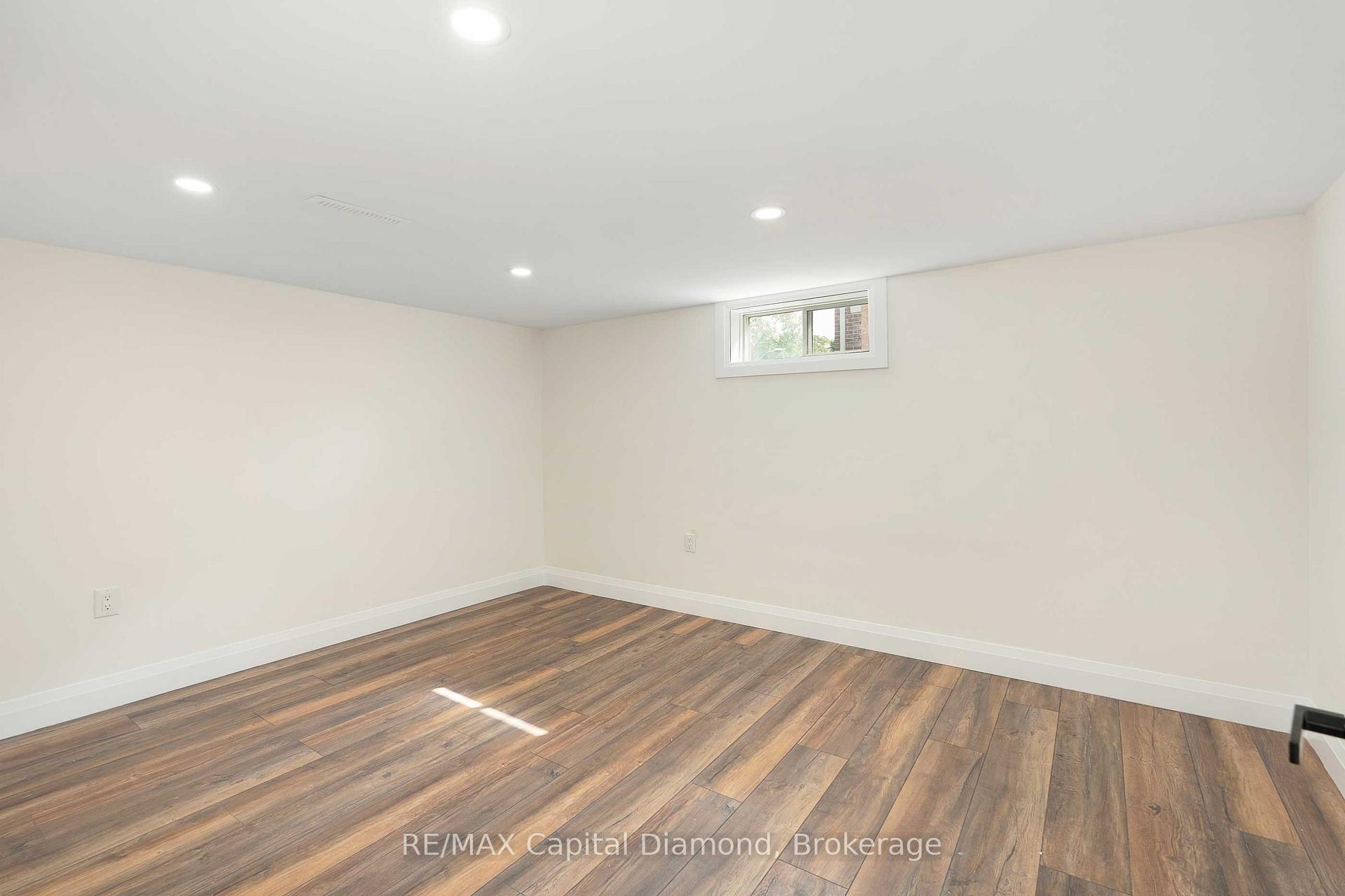 Photo 4 of 3521 Dominion Boulevard, Windsor — HOMEH