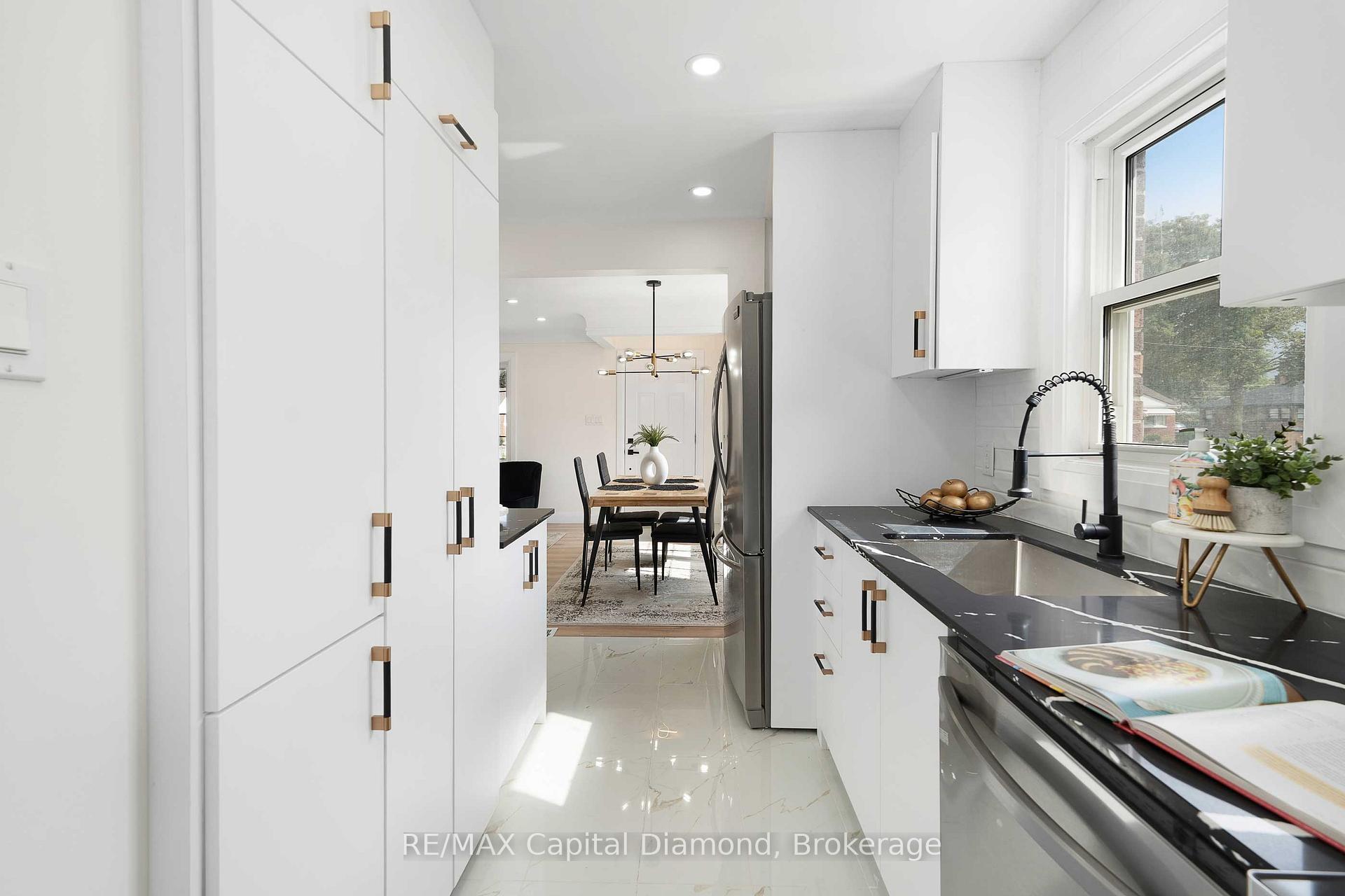 Photo 8 of 3521 Dominion Boulevard, Windsor — HOMEH