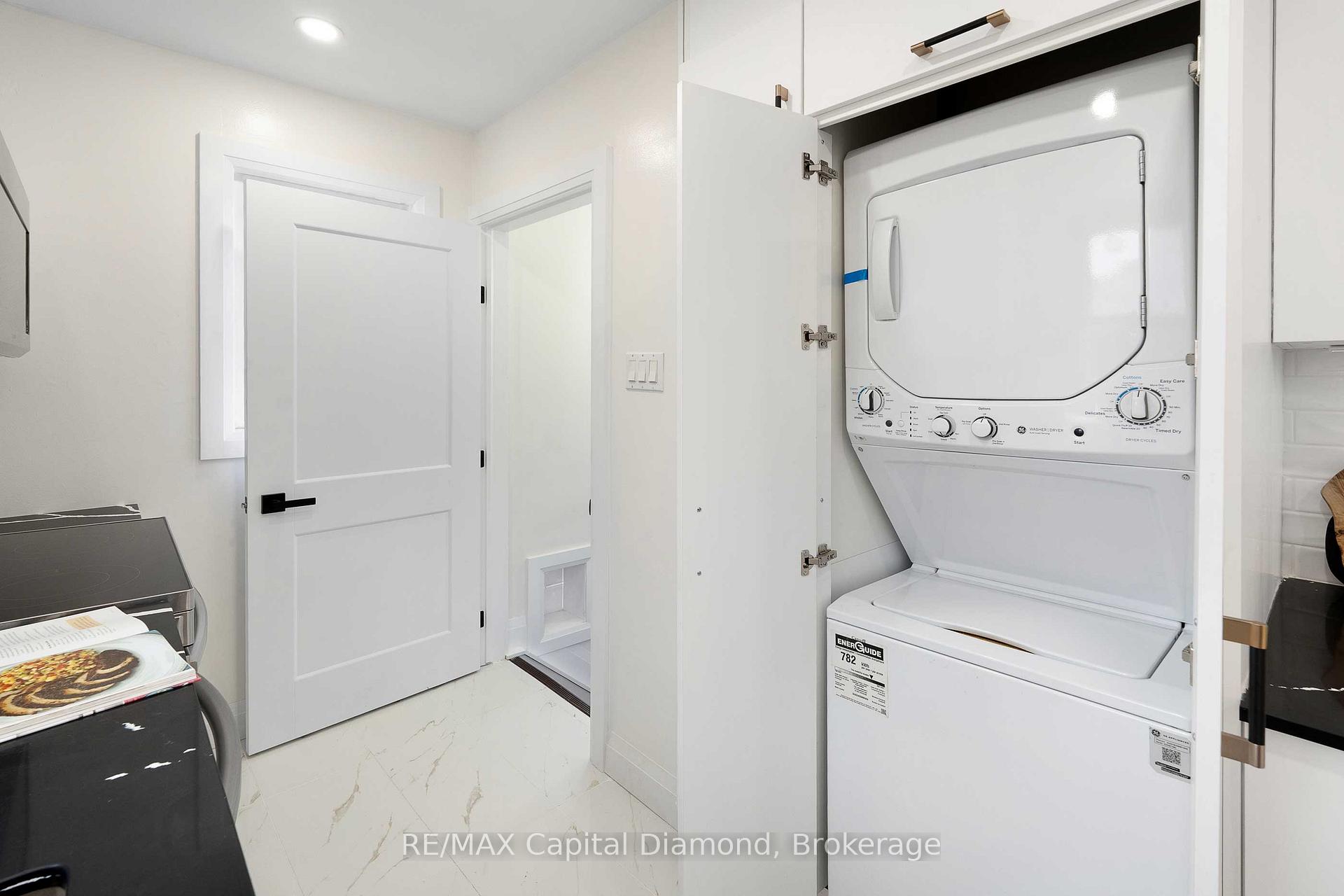 Photo 11 of 3521 Dominion Boulevard, Windsor — HOMEH