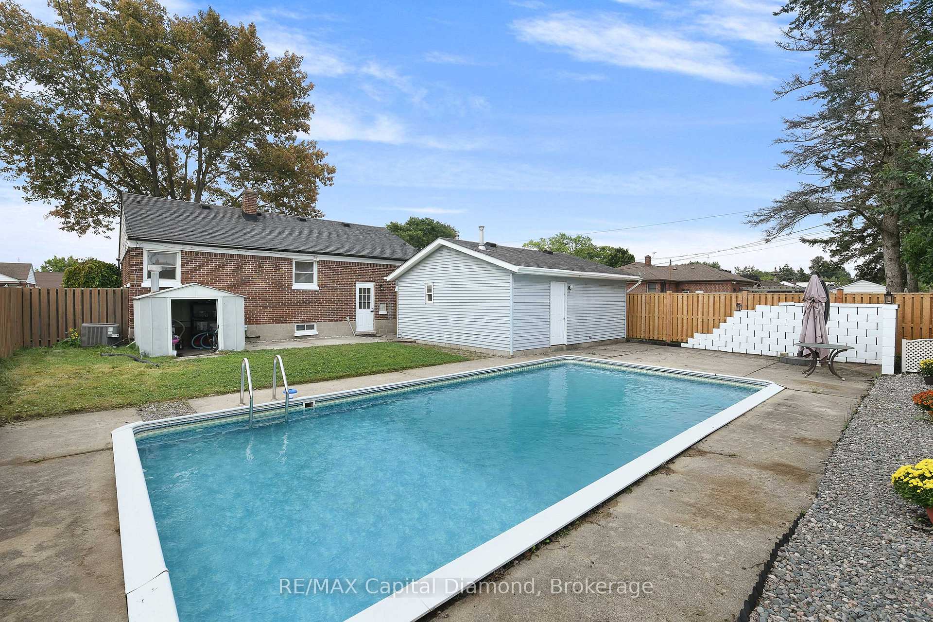 Photo 12 of 3521 Dominion Boulevard, Windsor — HOMEH