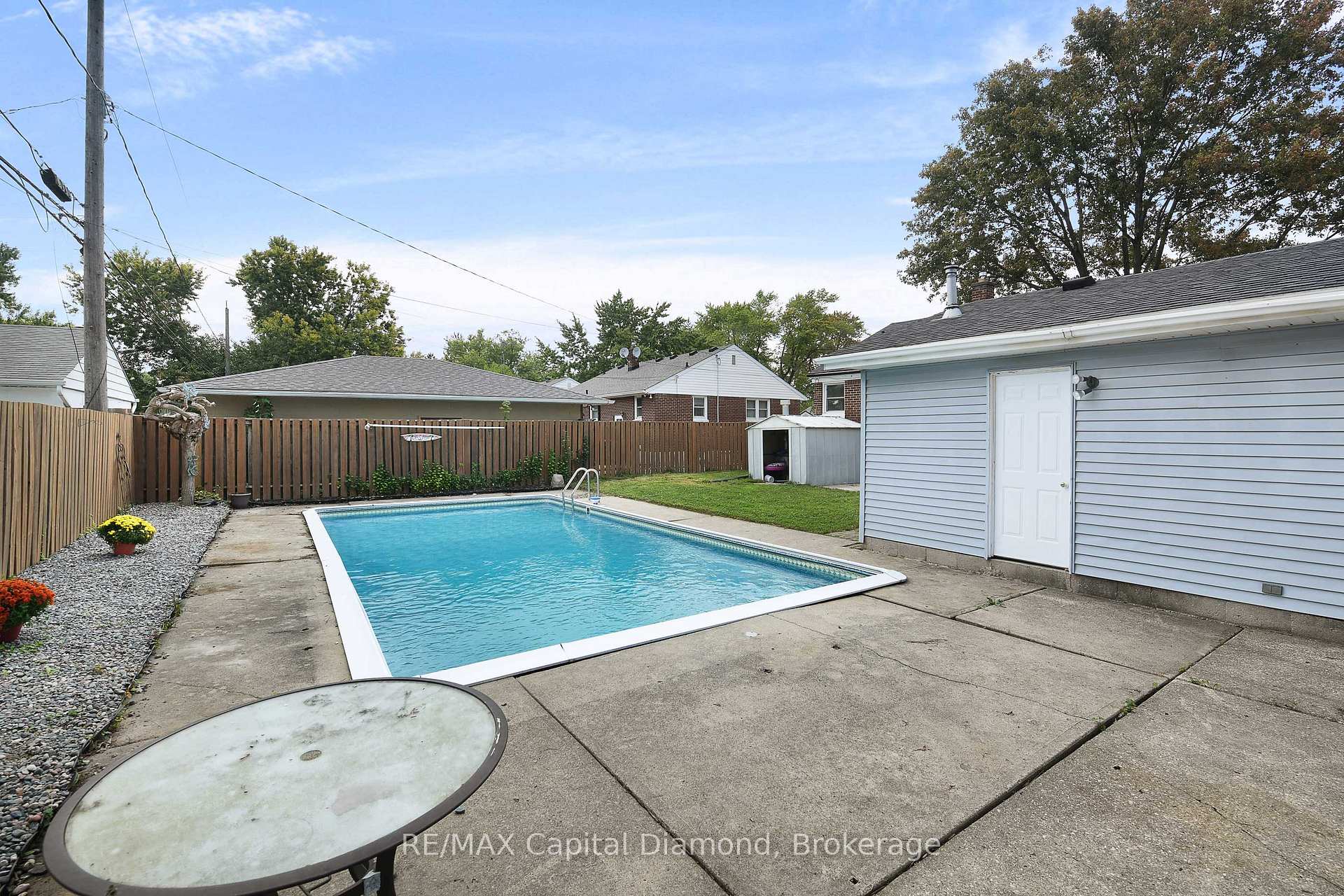 Photo 13 of 3521 Dominion Boulevard, Windsor — HOMEH