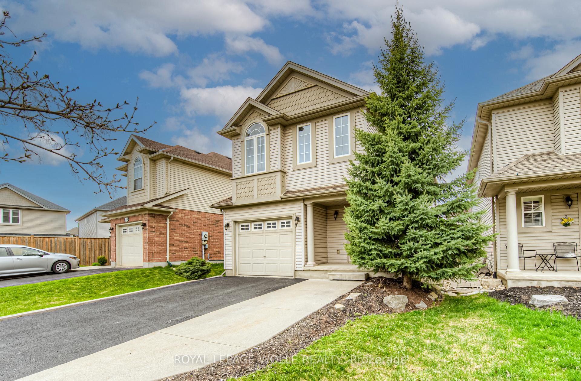 Photo 3 of 732 Grand Banks Drive, Waterloo — HOMEH