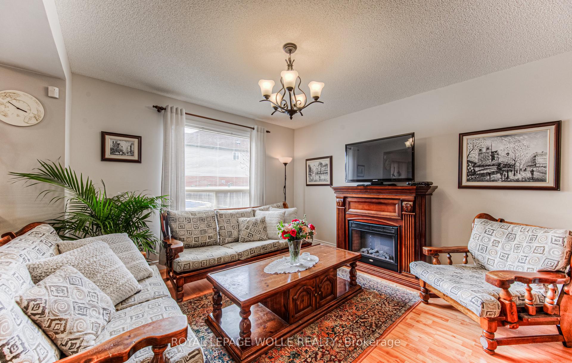 Photo 12 of 732 Grand Banks Drive, Waterloo — HOMEH