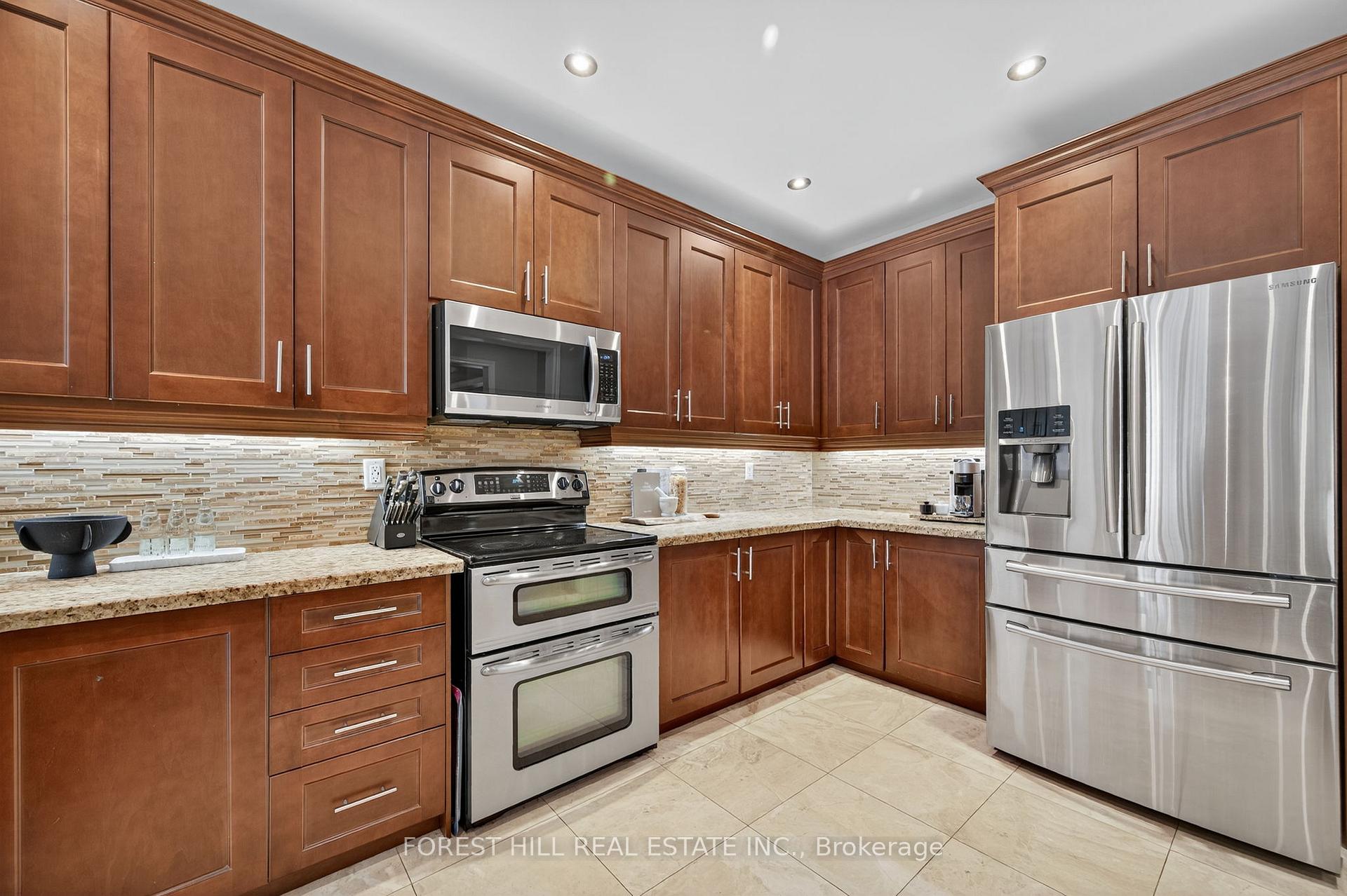 Photo 11 of 271 Autumn Hill Boulevard, Vaughan, Patterson — HOMEH