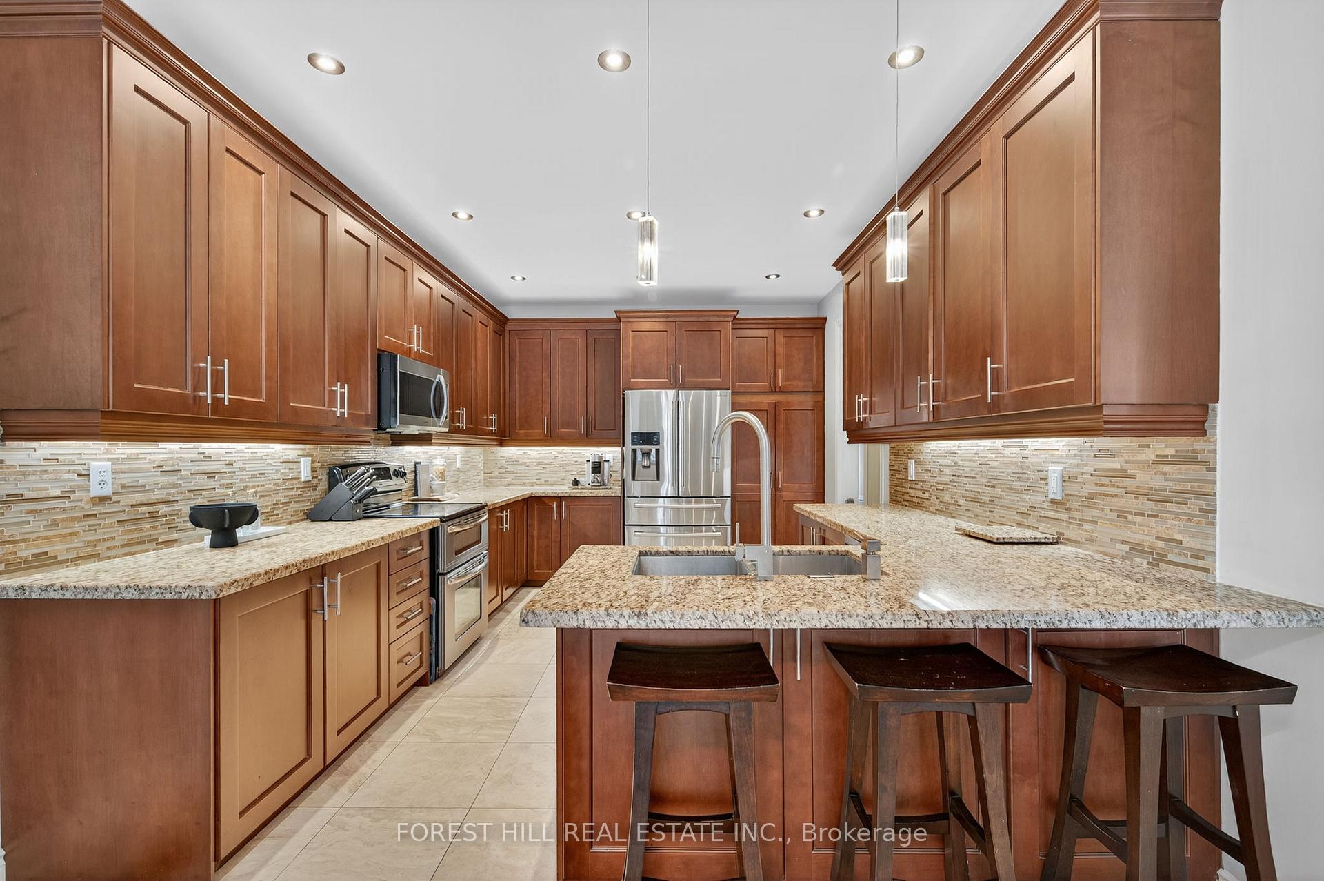 Photo 12 of 271 Autumn Hill Boulevard, Vaughan, Patterson — HOMEH