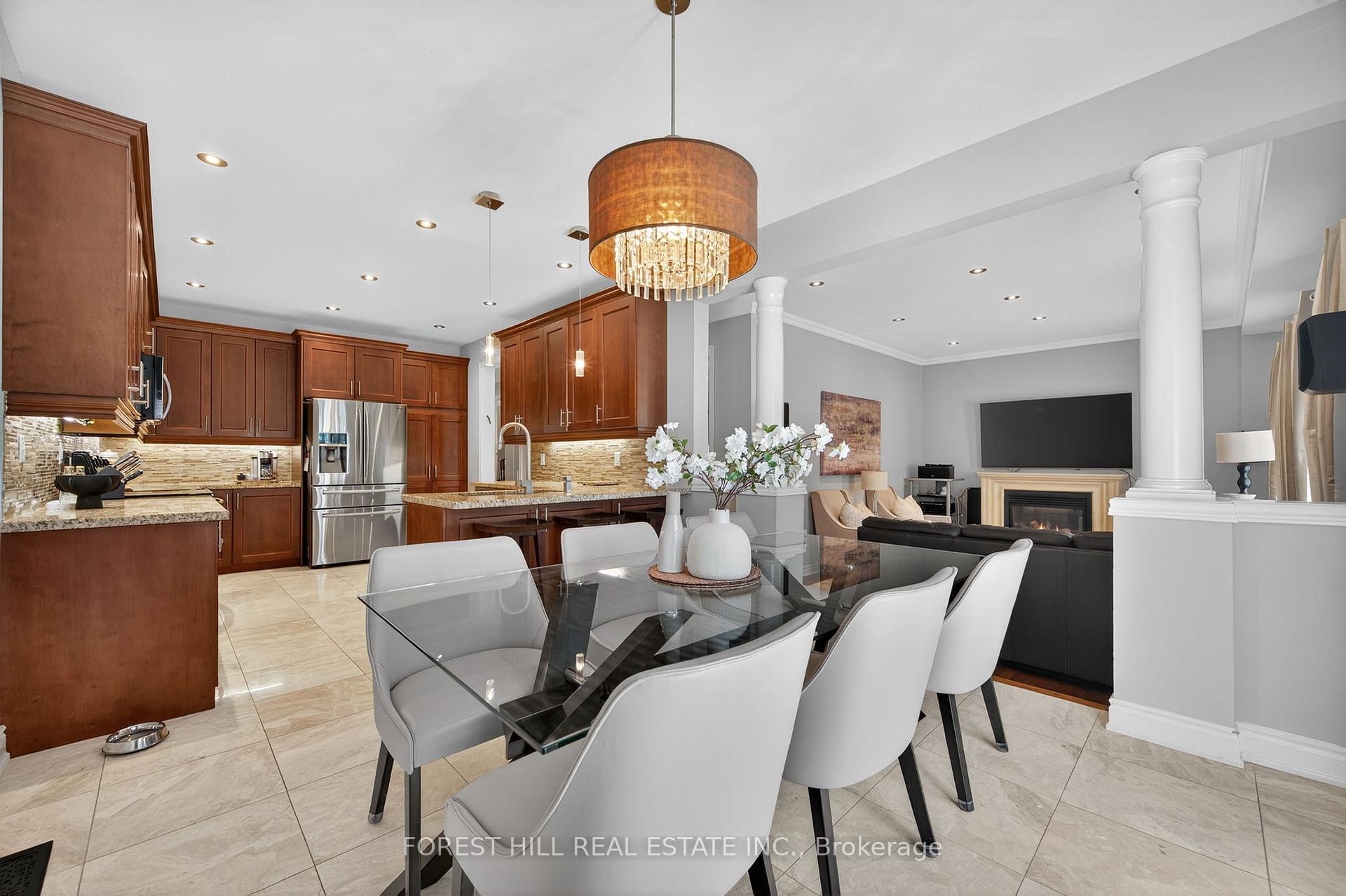 Photo 16 of 271 Autumn Hill Boulevard, Vaughan, Patterson — HOMEH