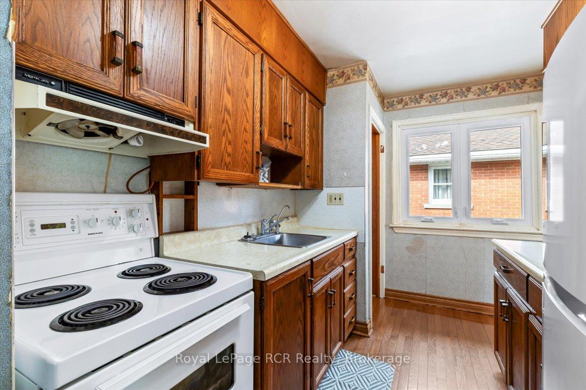 Photo 9 of 185 Saddler Street E, West Grey — HOMEH