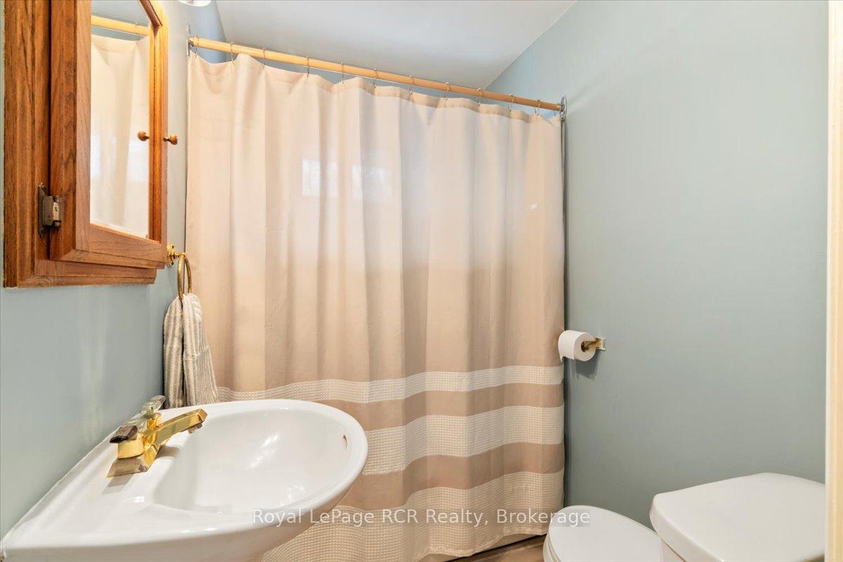 Photo 17 of 185 Saddler Street E, West Grey — HOMEH