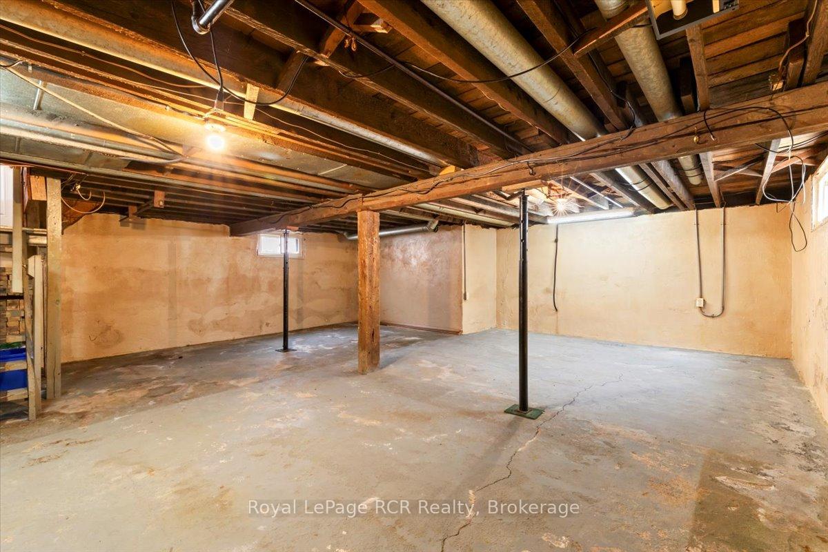 Photo 20 of 185 Saddler Street E, West Grey — HOMEH