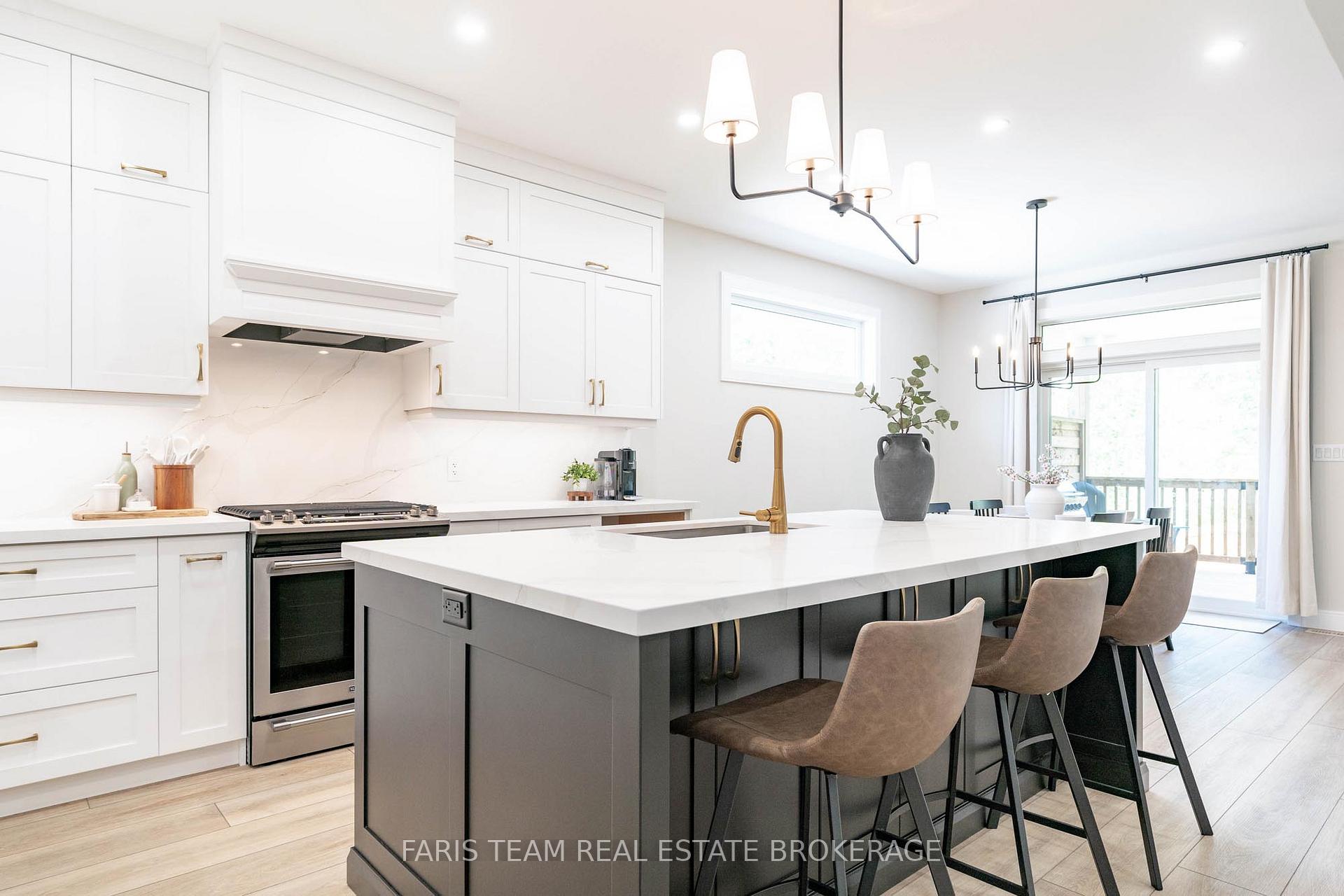 Photo 7 of 23 49th Street S, Wasaga Beach — HOMEH