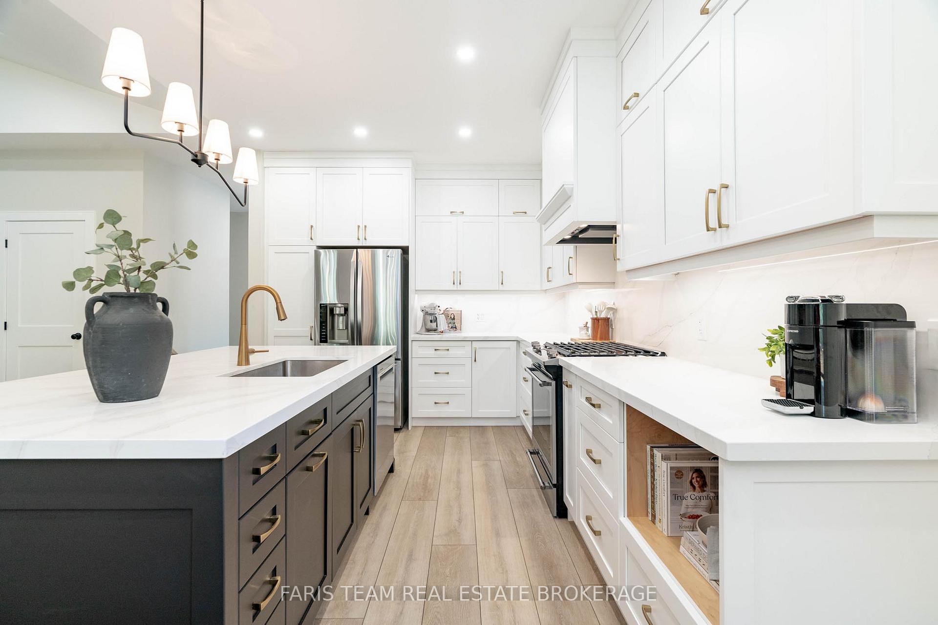 Photo 9 of 23 49th Street S, Wasaga Beach — HOMEH