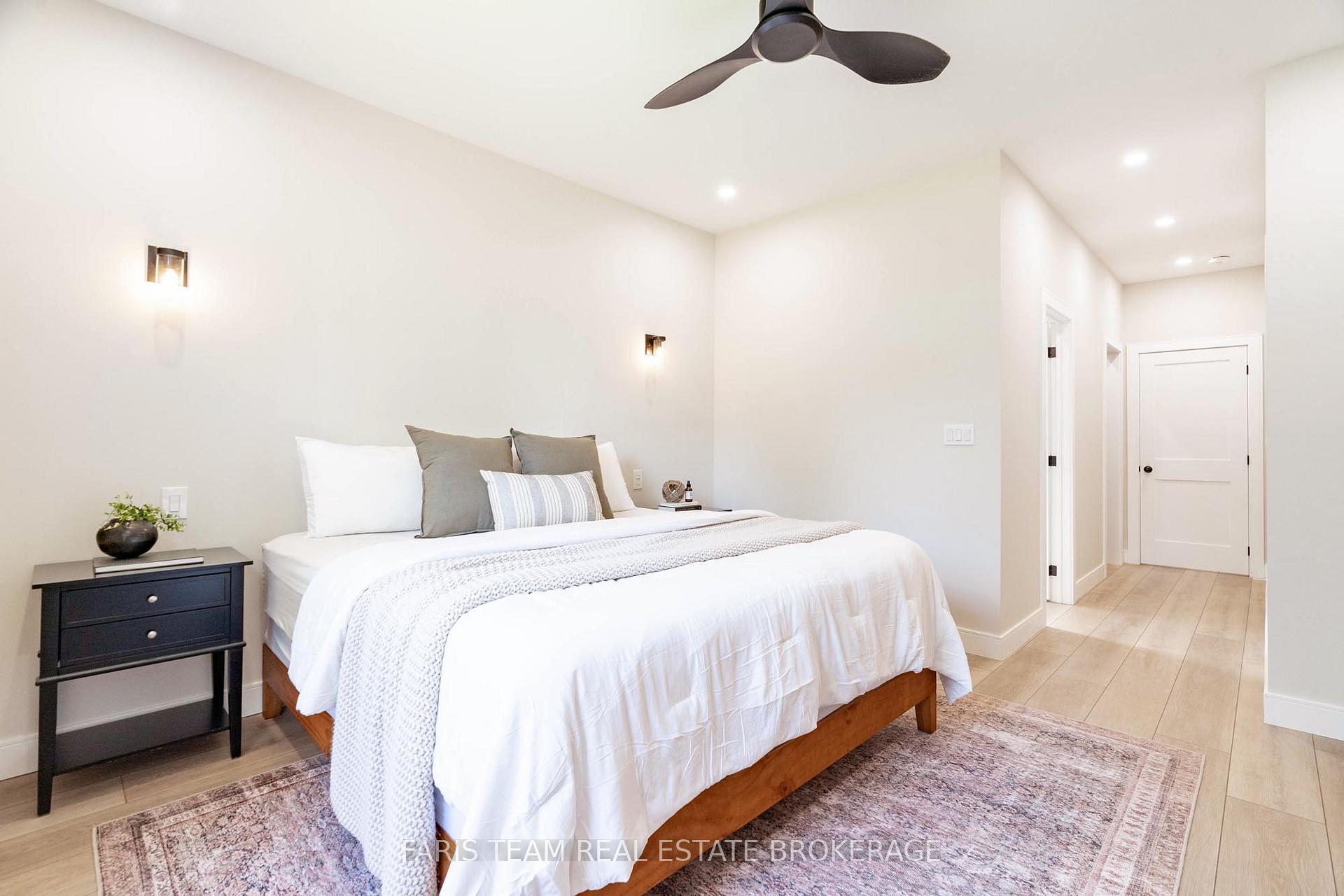 Photo 20 of 23 49th Street S, Wasaga Beach — HOMEH