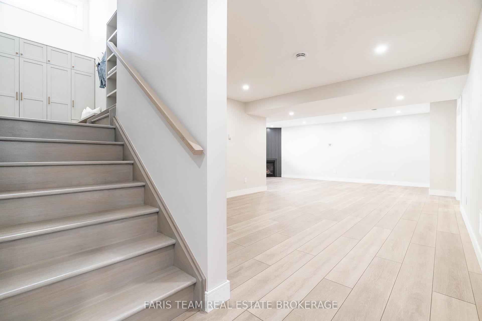 Photo 26 of 23 49th Street S, Wasaga Beach — HOMEH