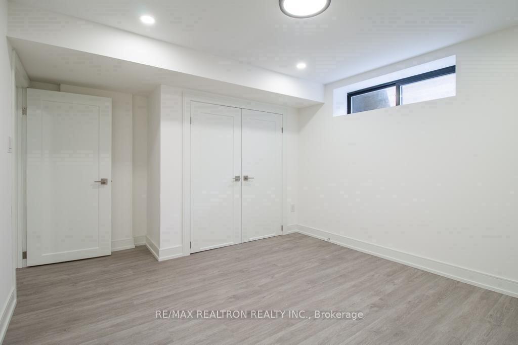 Photo 7 of 36 Goodman Crescent, Vaughan, Maple — HOMEH