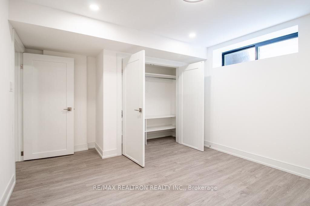 Photo 8 of 36 Goodman Crescent, Vaughan, Maple — HOMEH